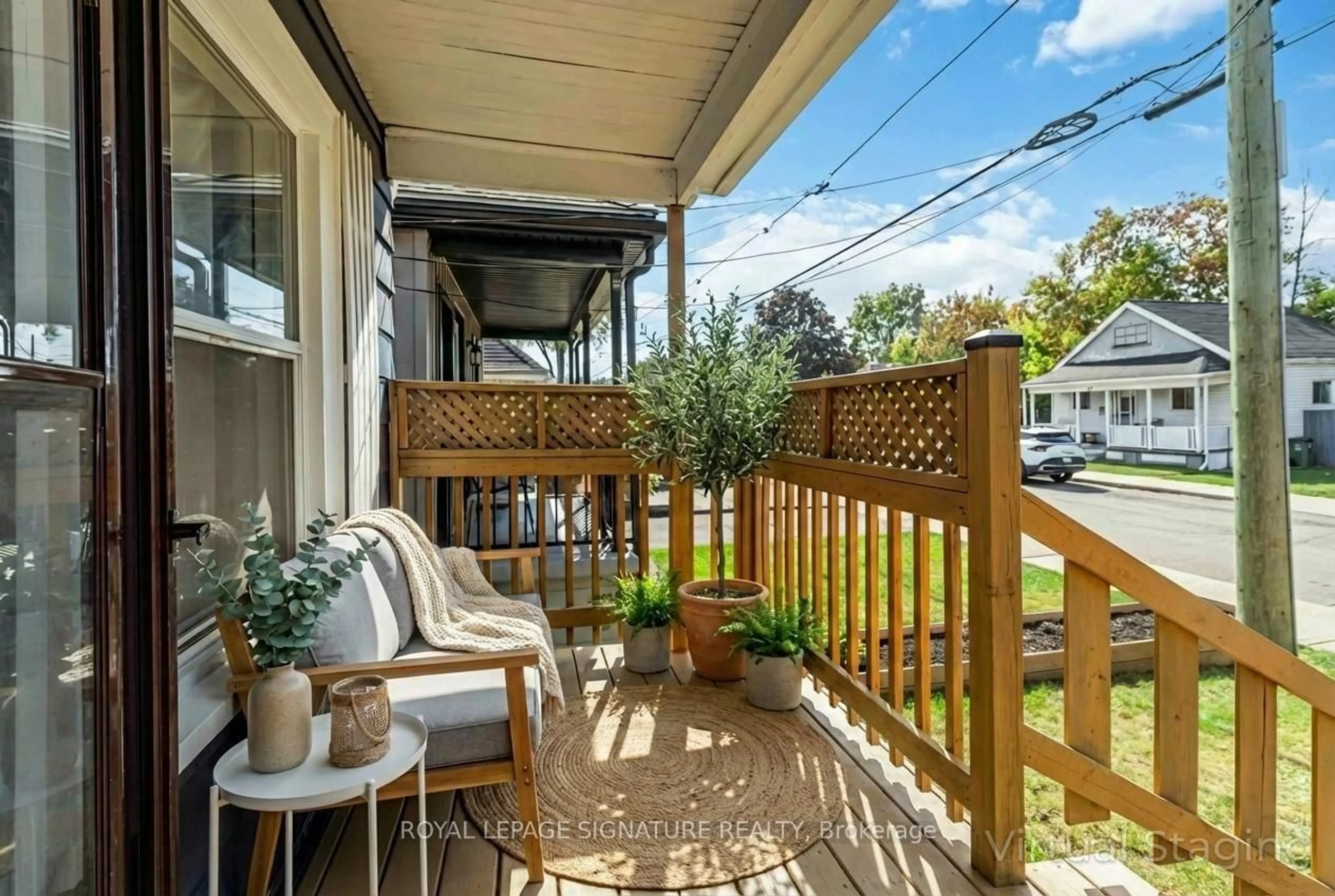 Patio, street for 84 Frederick Ave, Hamilton Ontario L8H 4K6