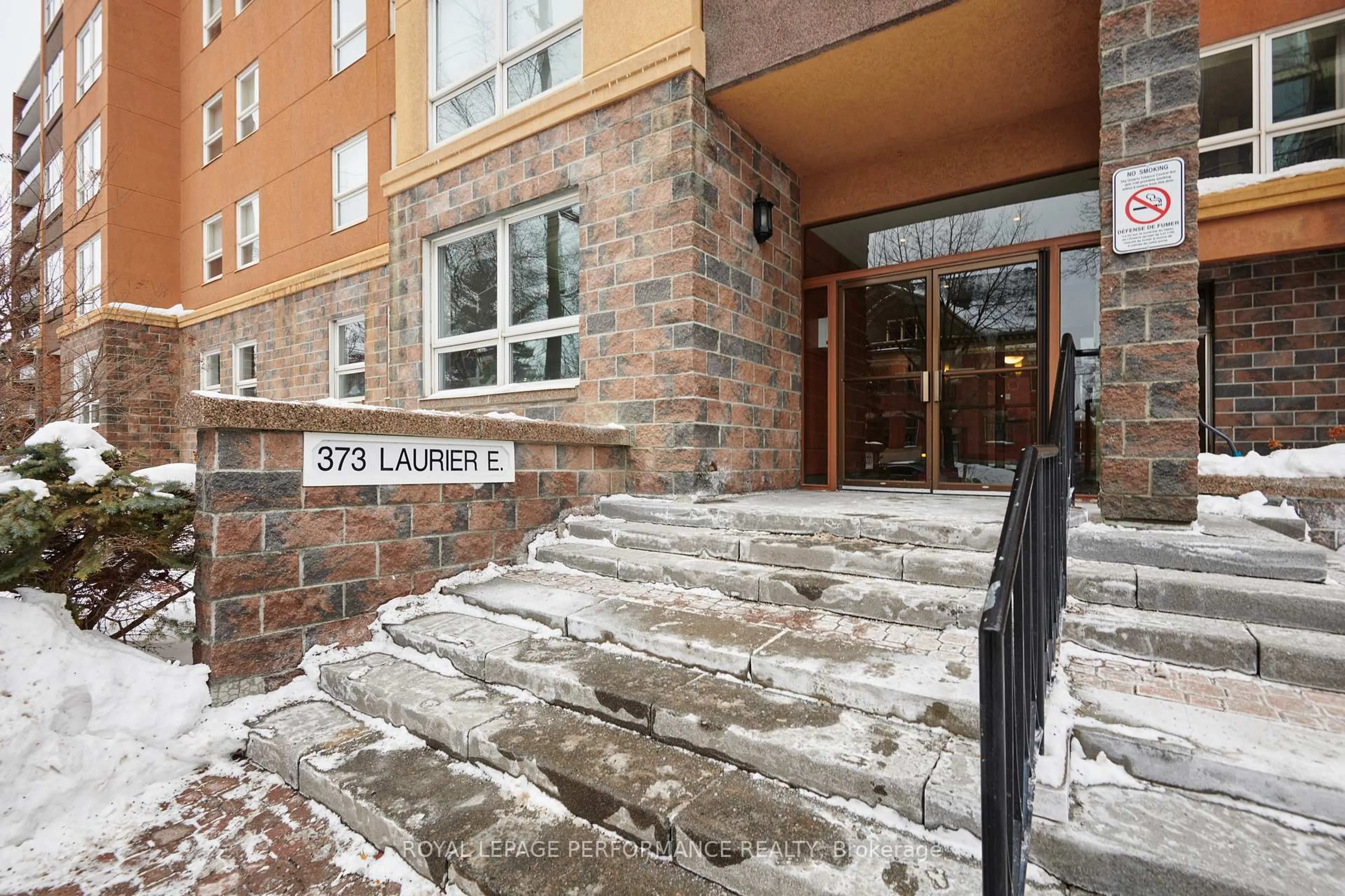 Lobby for 373 Laurier Ave #905, Ottawa Ontario K1N 8X6