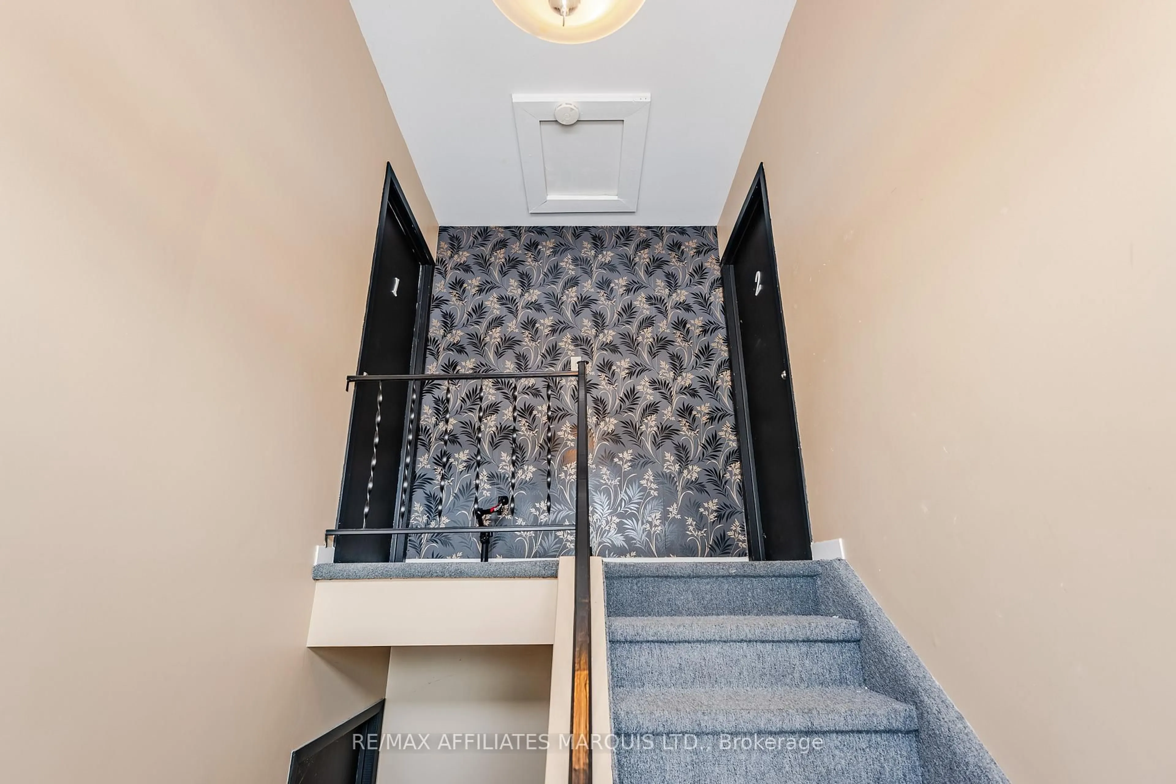 Stairs for 3004 Pitt St, Cornwall Ontario K6K 1A6
