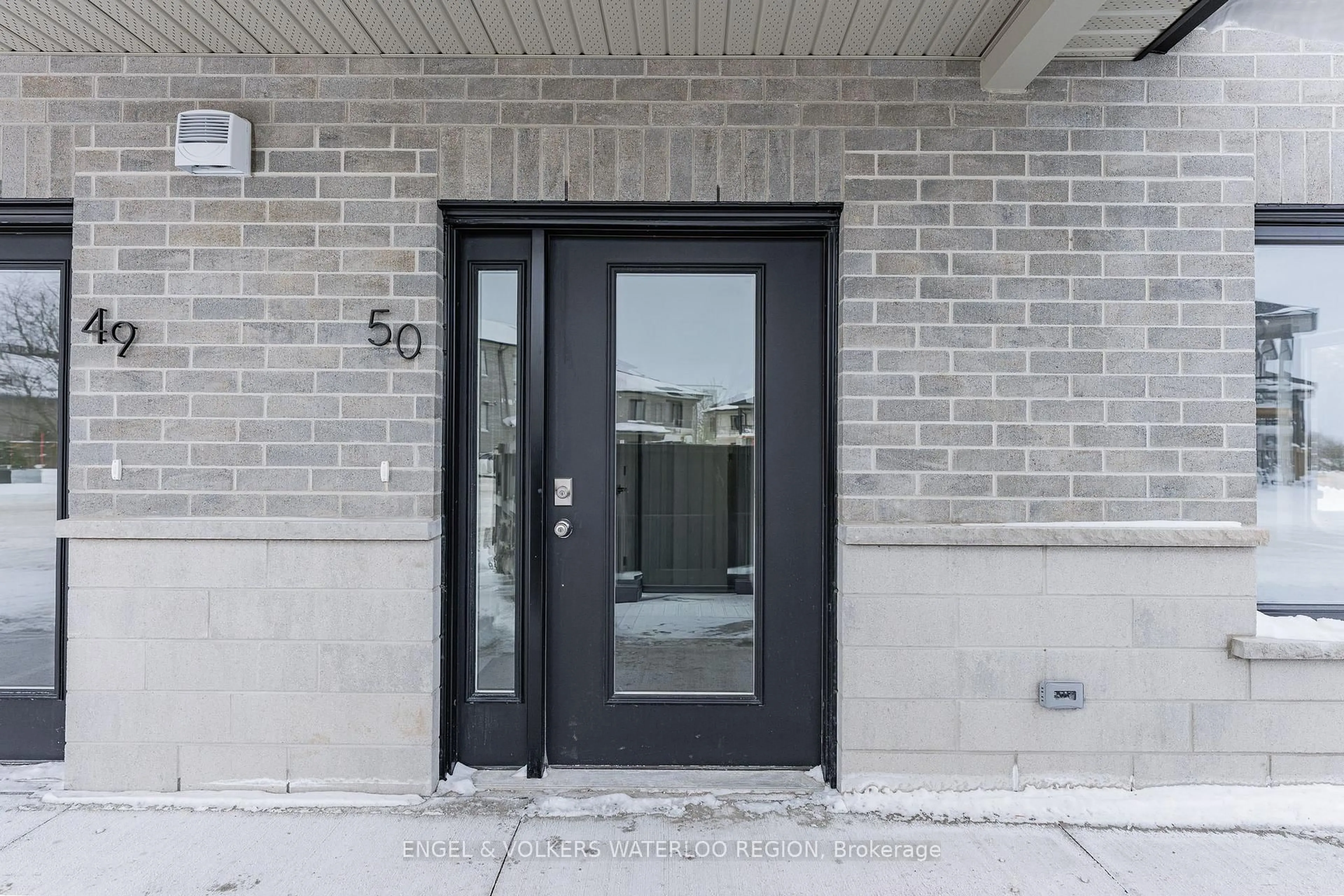 Indoor entryway for 3202 Vivian Line #50, Stratford Ontario N5A 0K6