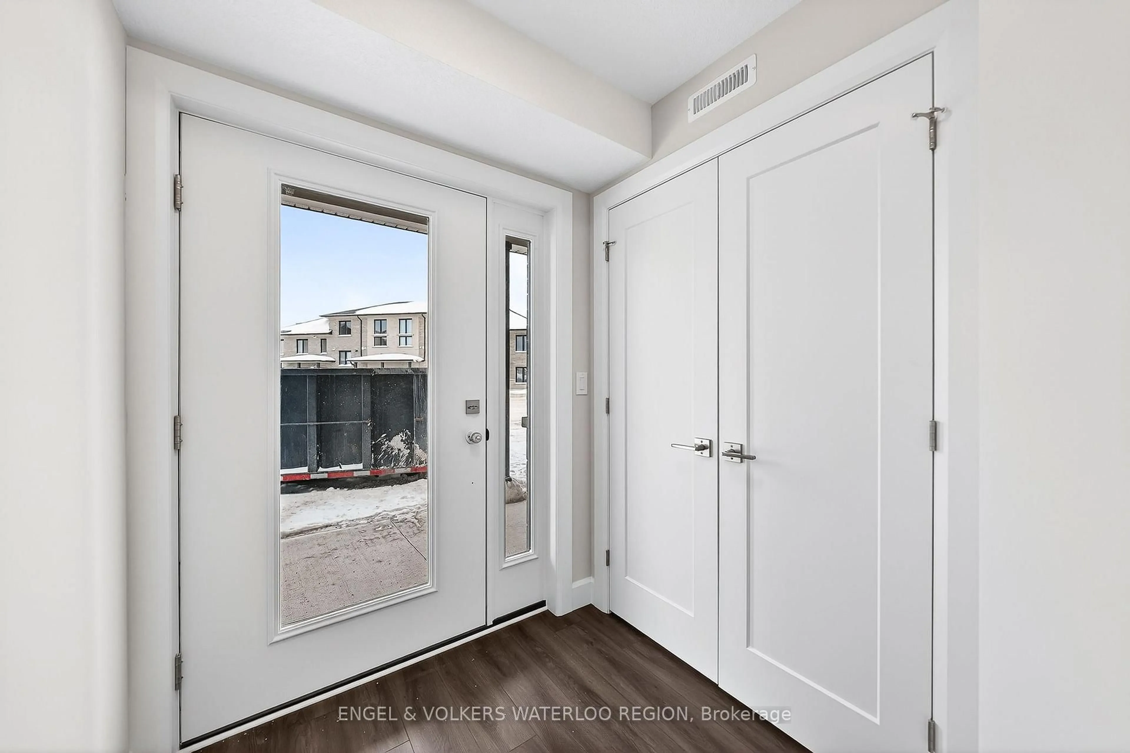 Indoor entryway for 3202 Vivian Line #50, Stratford Ontario N5A 0K6