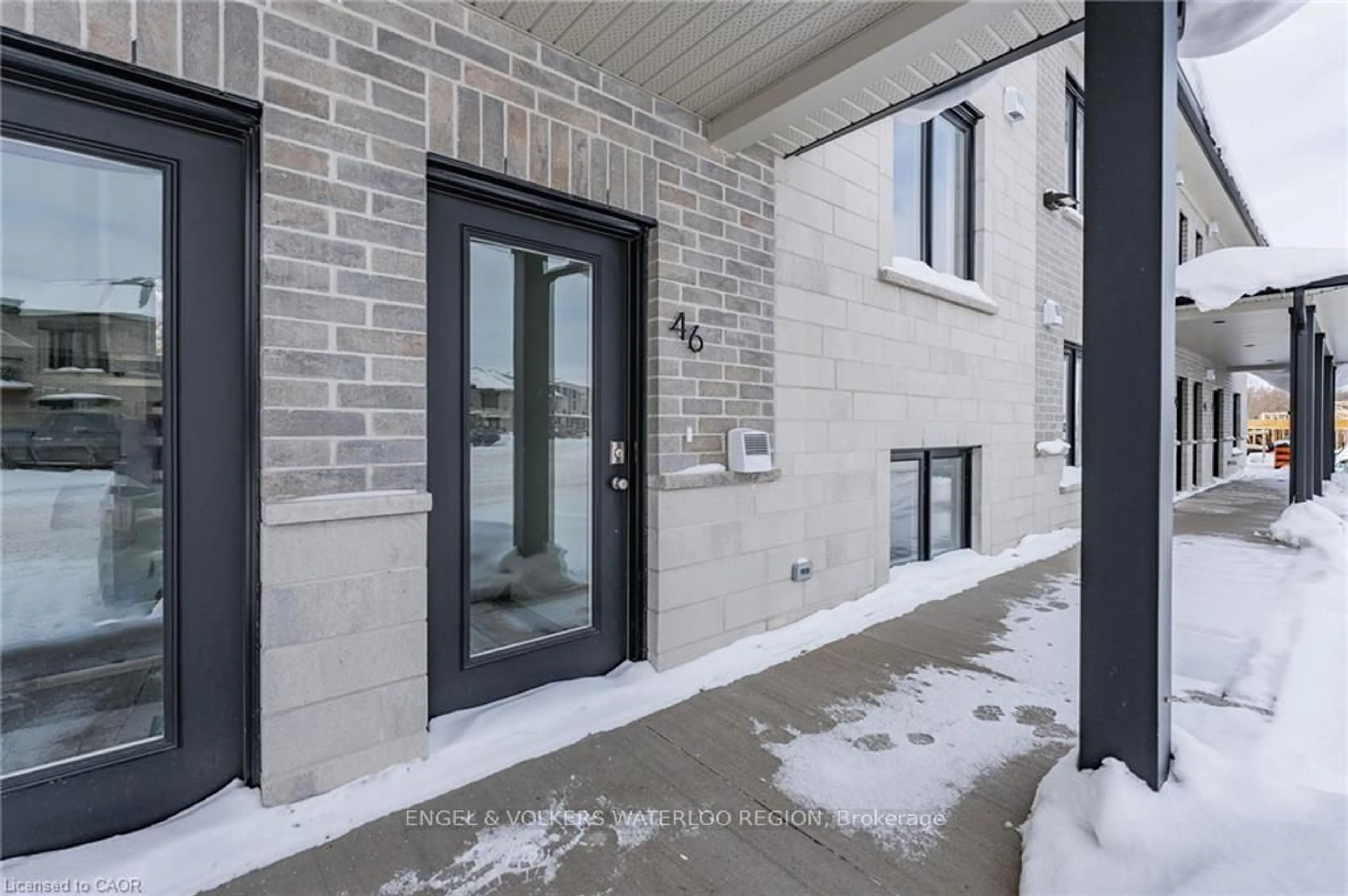 Indoor entryway for 3202 Vivian Line #46, Stratford Ontario N5A 0K6