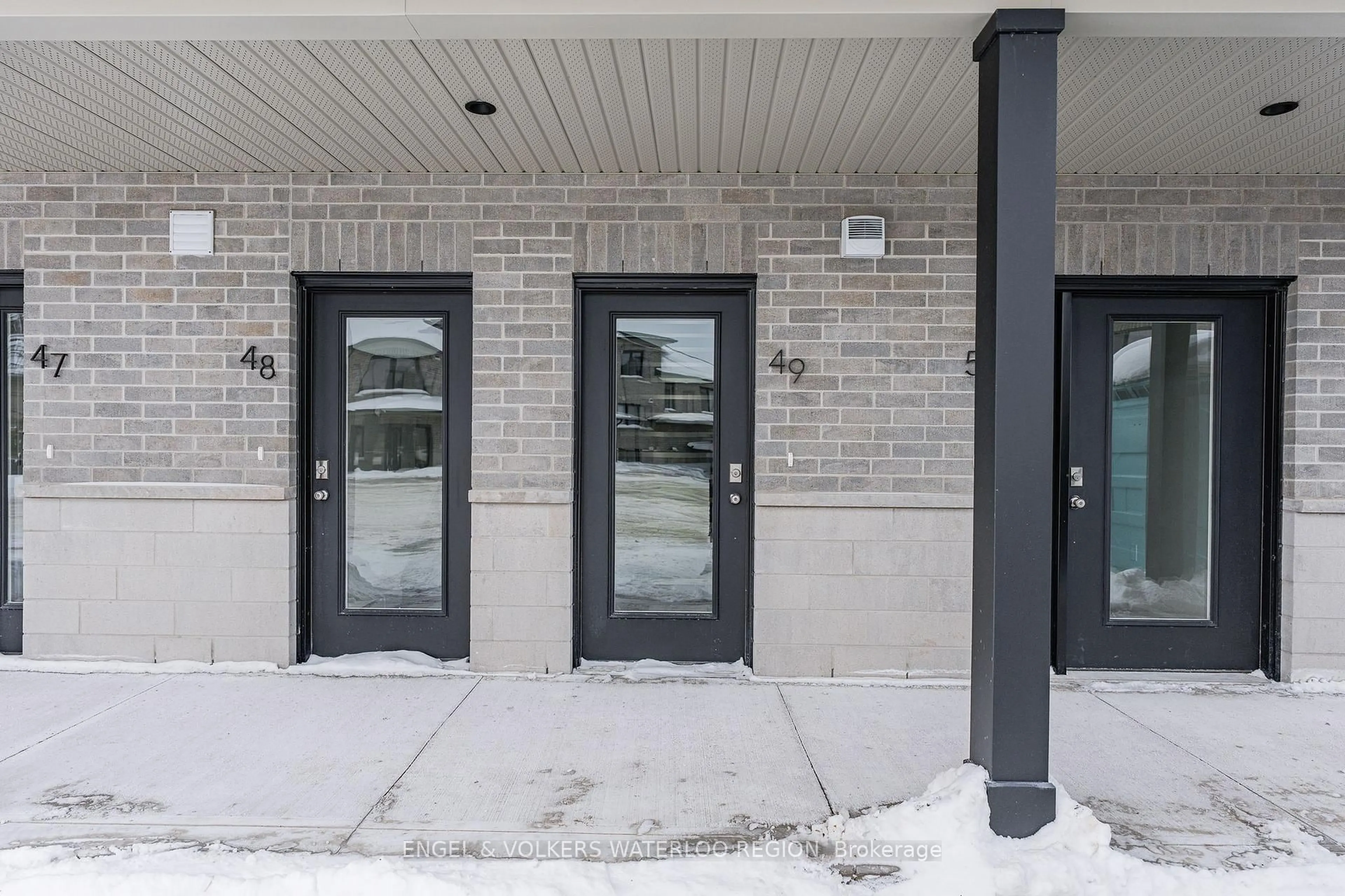 Indoor entryway for 3202 Vivian Line #49, Stratford Ontario N5A 0K6