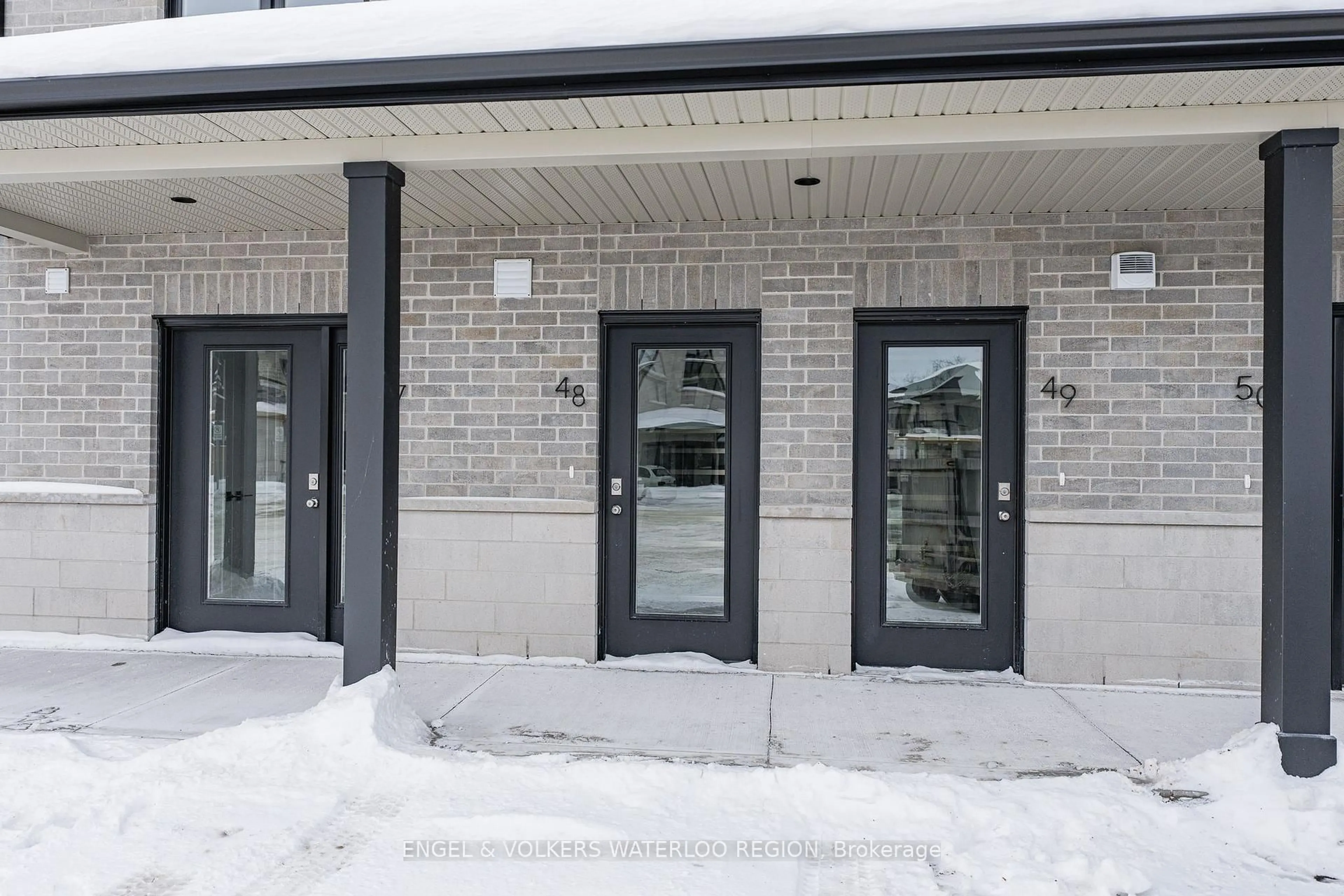Indoor entryway for 3202 Vivian Line #48, Stratford Ontario N5A 0K6