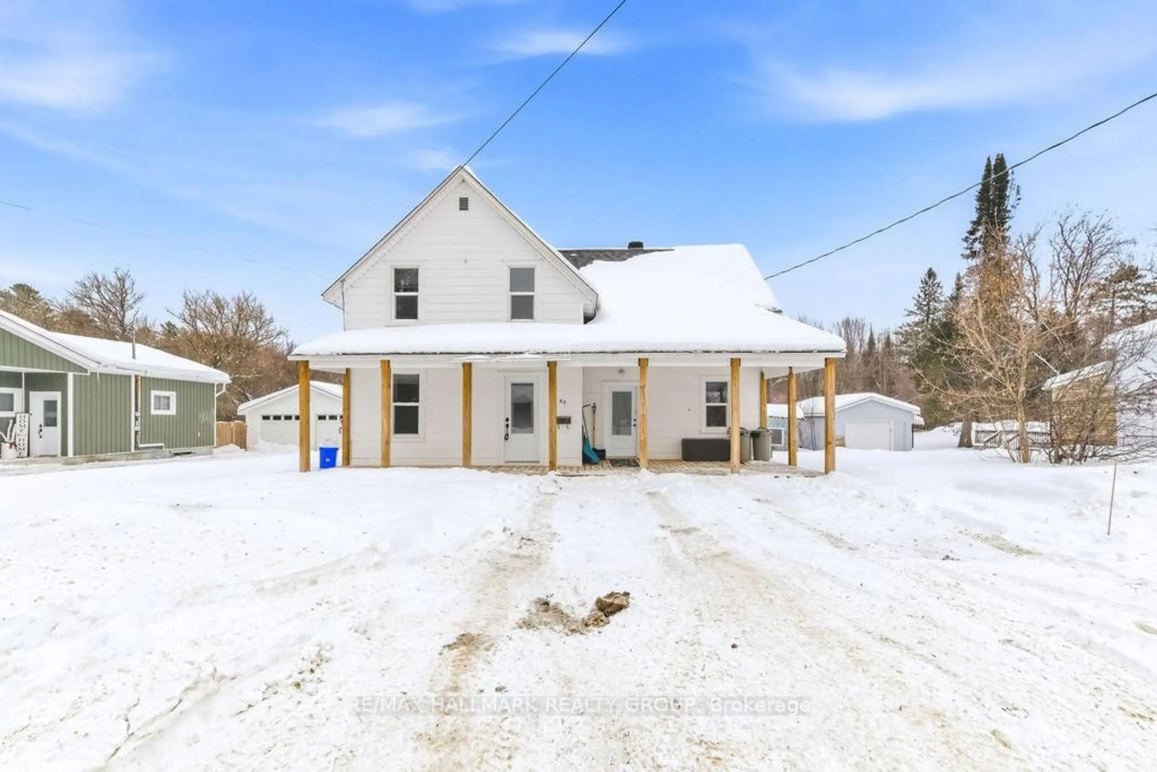 A pic from outside/outdoor area/front of a property/back of a property/a pic from drone, street for 62 Main St, Chalk River Ontario K0J 1J0