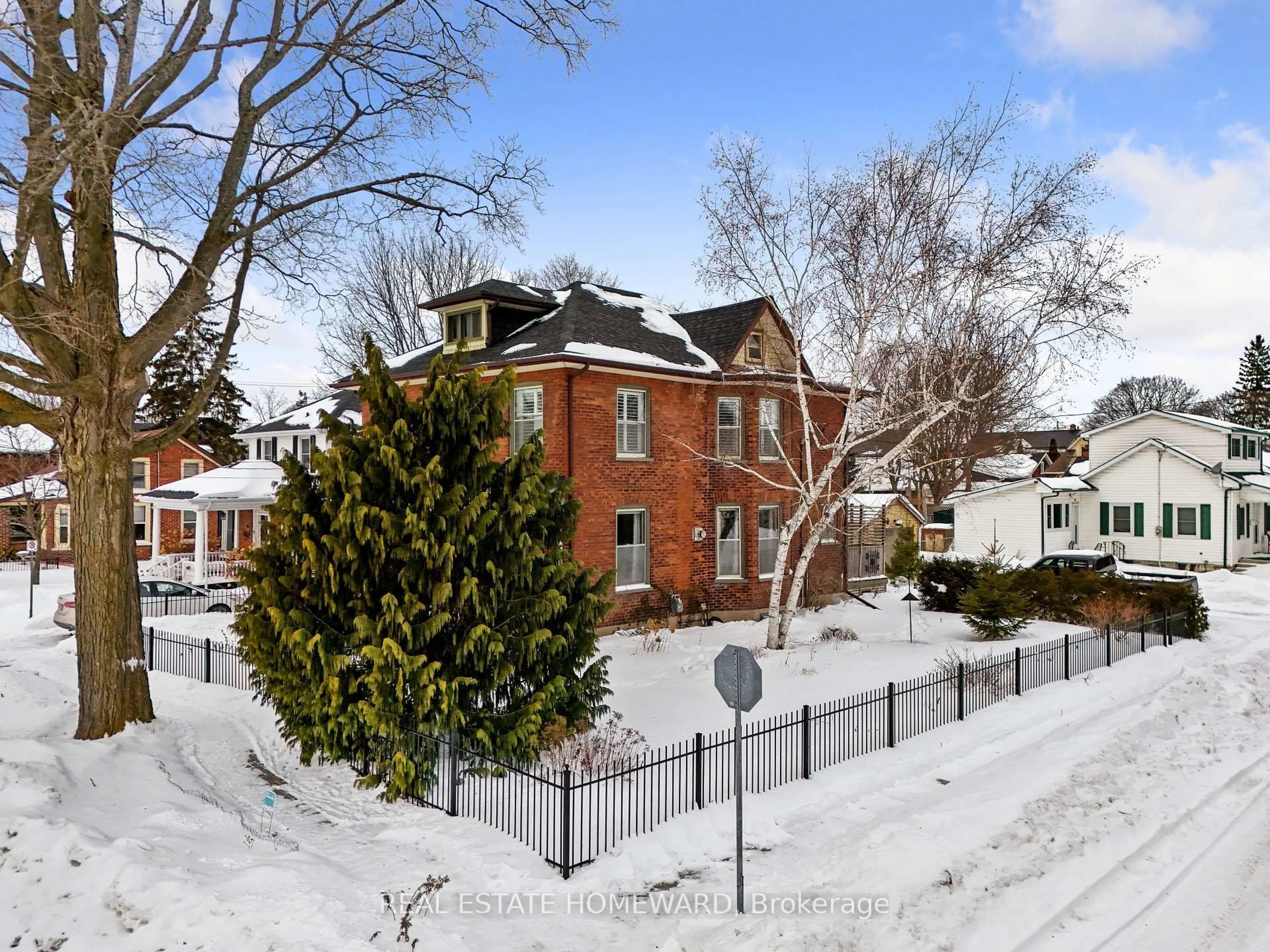 A pic from outside/outdoor area/front of a property/back of a property/a pic from drone, street for 96 James St, Cobourg Ontario K9A 2K2