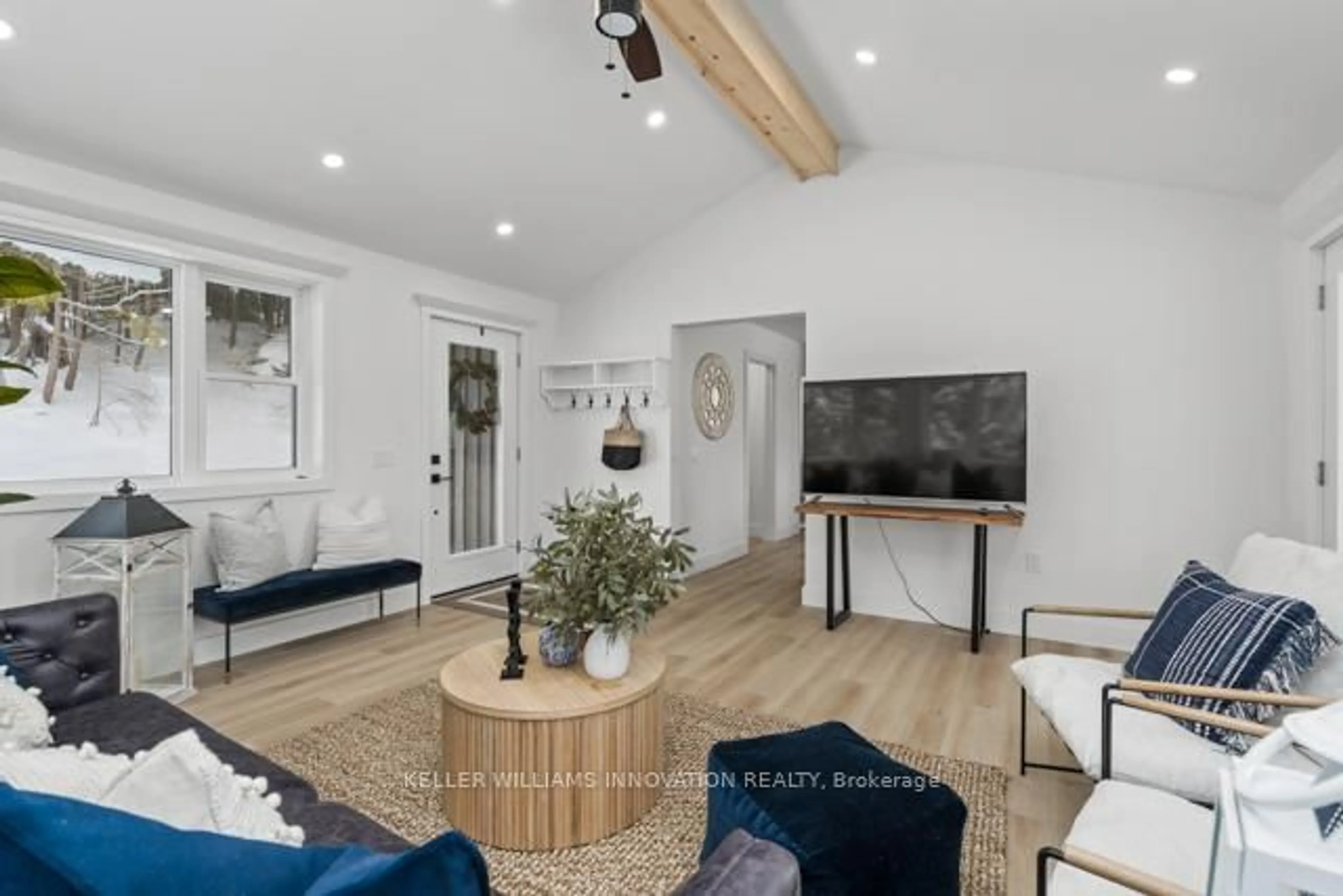 Living room with furniture, unknown for 5789 North Kennisis Lake Rd, Dysart et al Ontario K0M 1M0