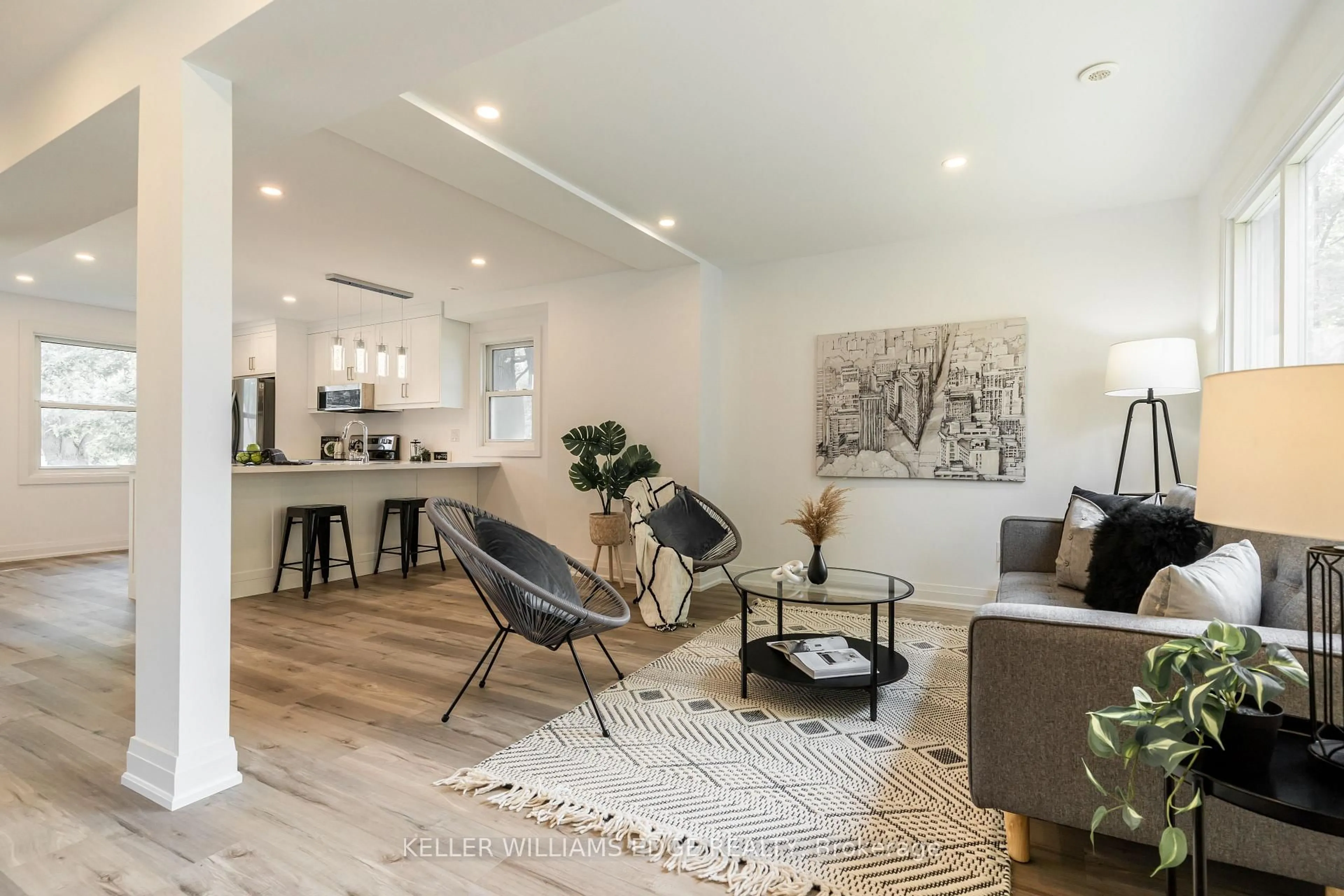 Living room with furniture, unknown for 367 Hillside Ave, Hamilton Ontario L8K 3L6