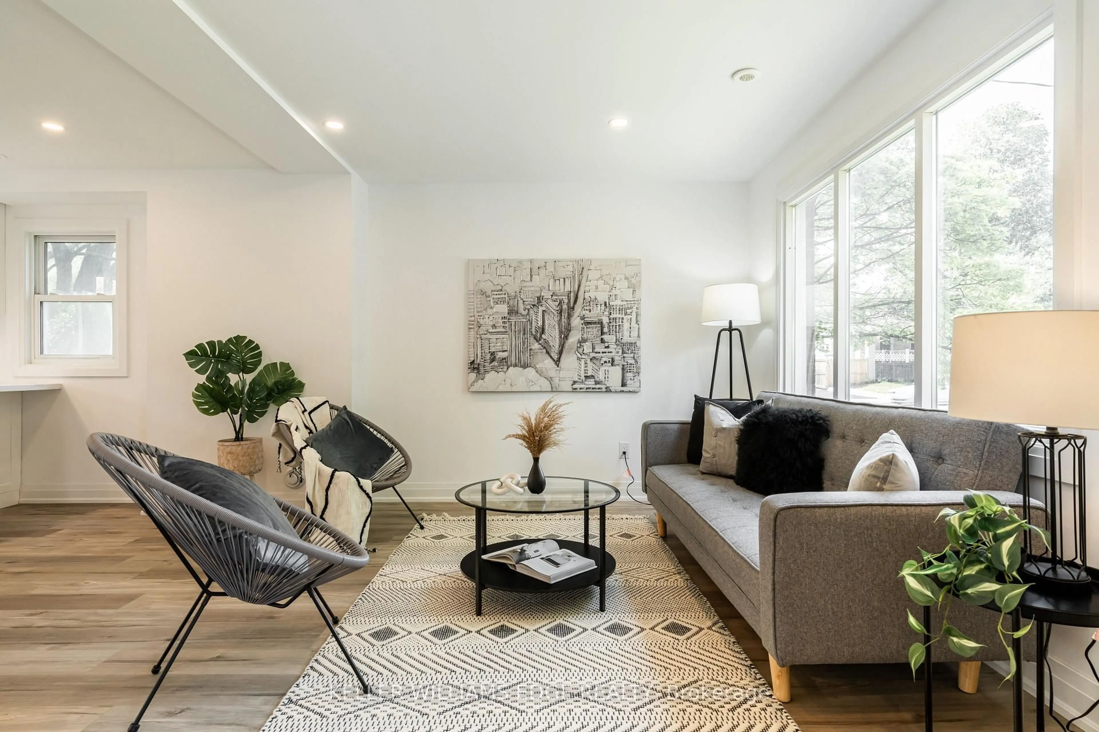 Living room with furniture, unknown for 367 Hillside Ave, Hamilton Ontario L8K 3L6