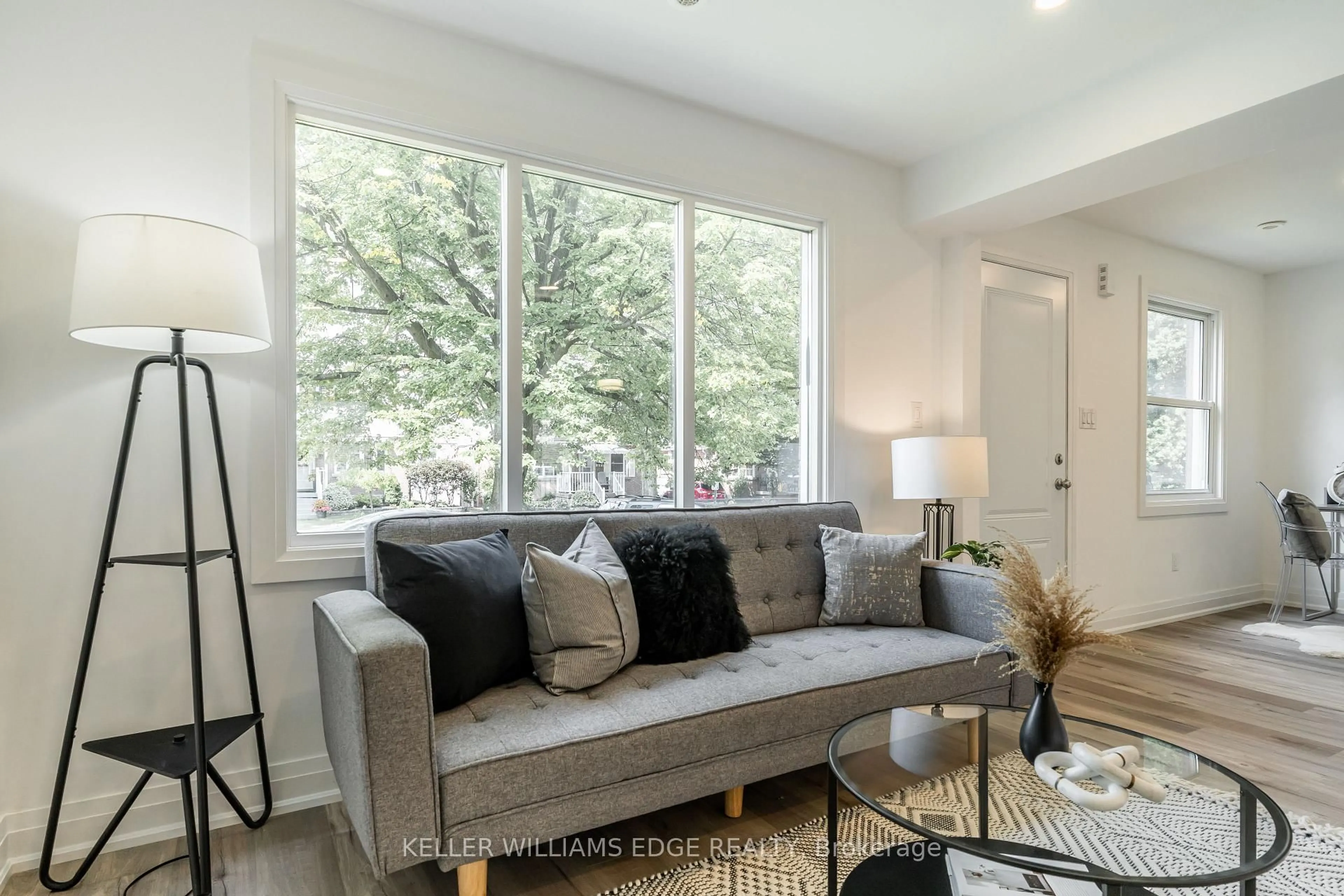 Living room with furniture, unknown for 367 Hillside Ave, Hamilton Ontario L8K 3L6