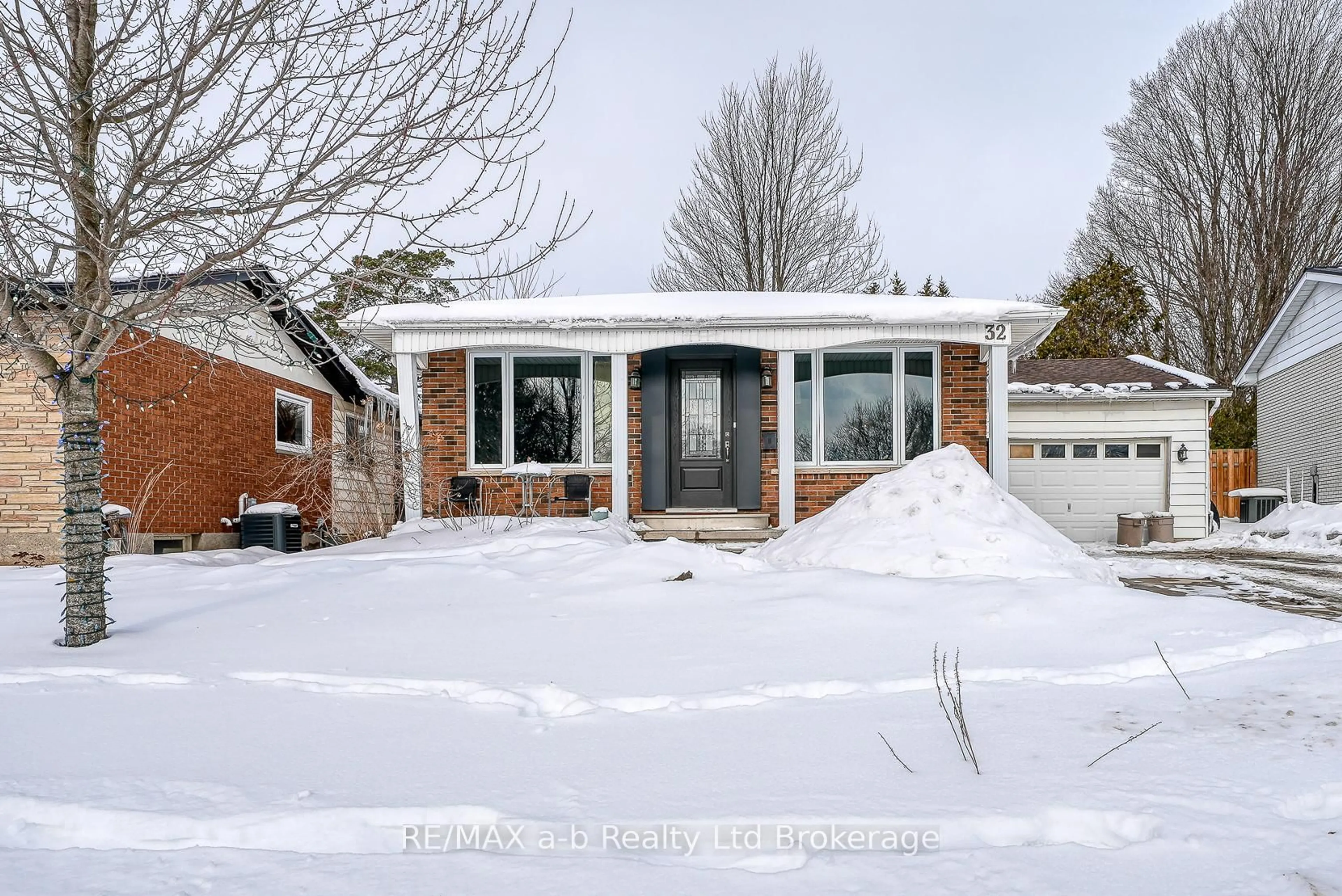 Home with brick exterior material, street for 32 Princess Park Rd, Ingersoll Ontario N5C 1X8