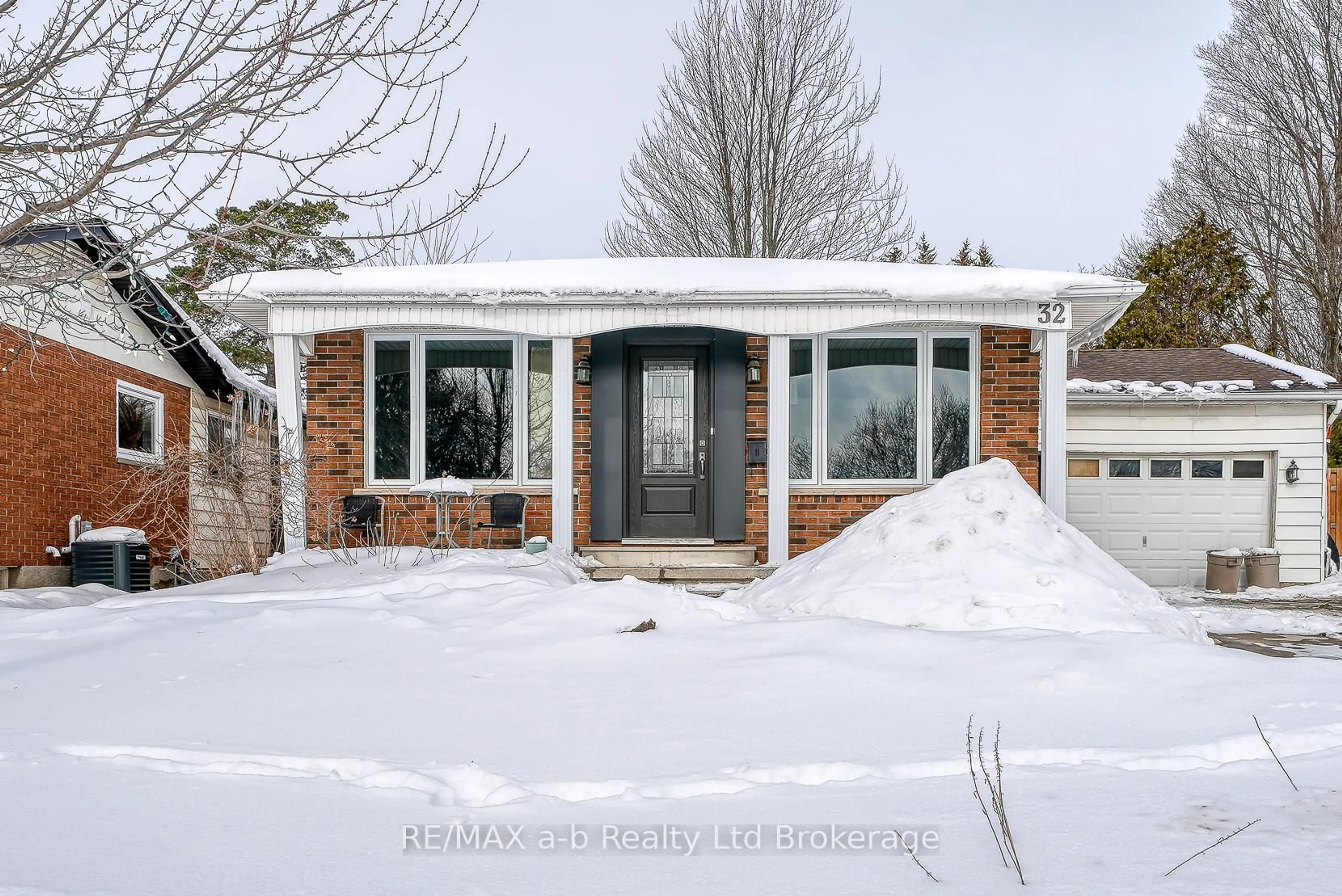 Unknown for 32 Princess Park Rd, Ingersoll Ontario N5C 1X8