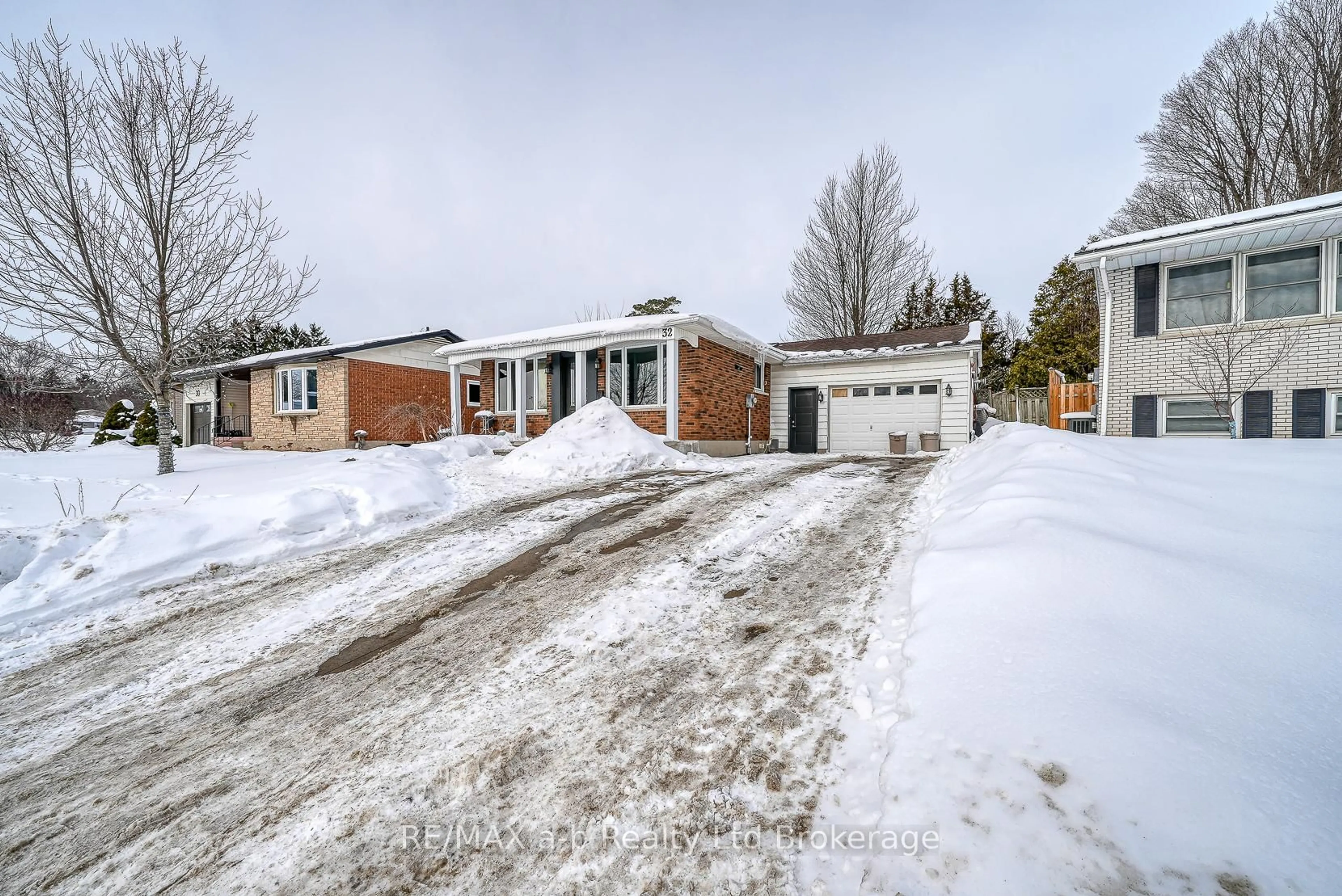 Home with brick exterior material, street for 32 Princess Park Rd, Ingersoll Ontario N5C 1X8