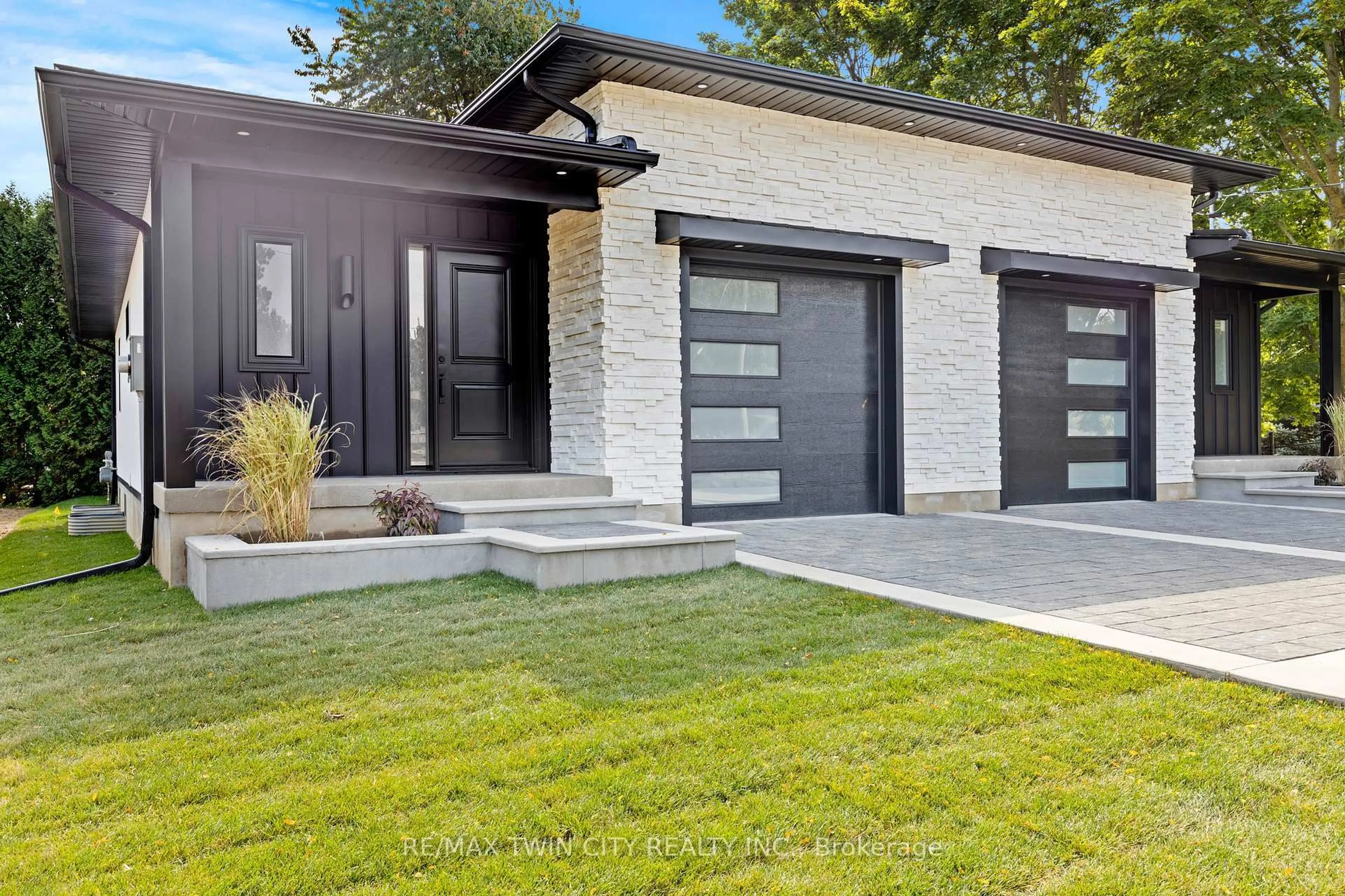 Home with brick exterior material, street for 139 King Edward St, Brant Ontario N3L 3E3