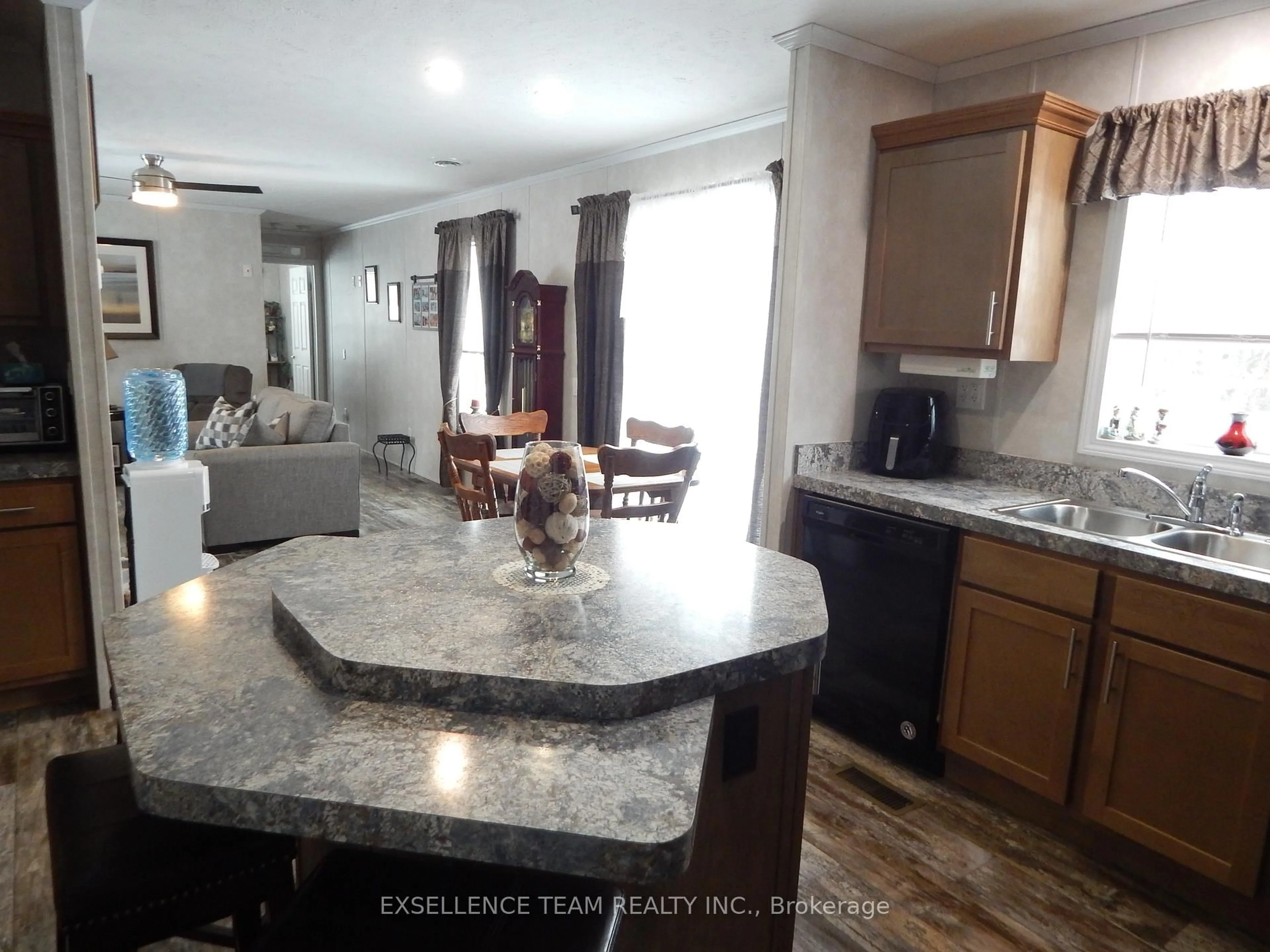 Open concept kitchen, unknown for 2729 Crows Nest Rd, North Stormont Ontario K0C 1T0