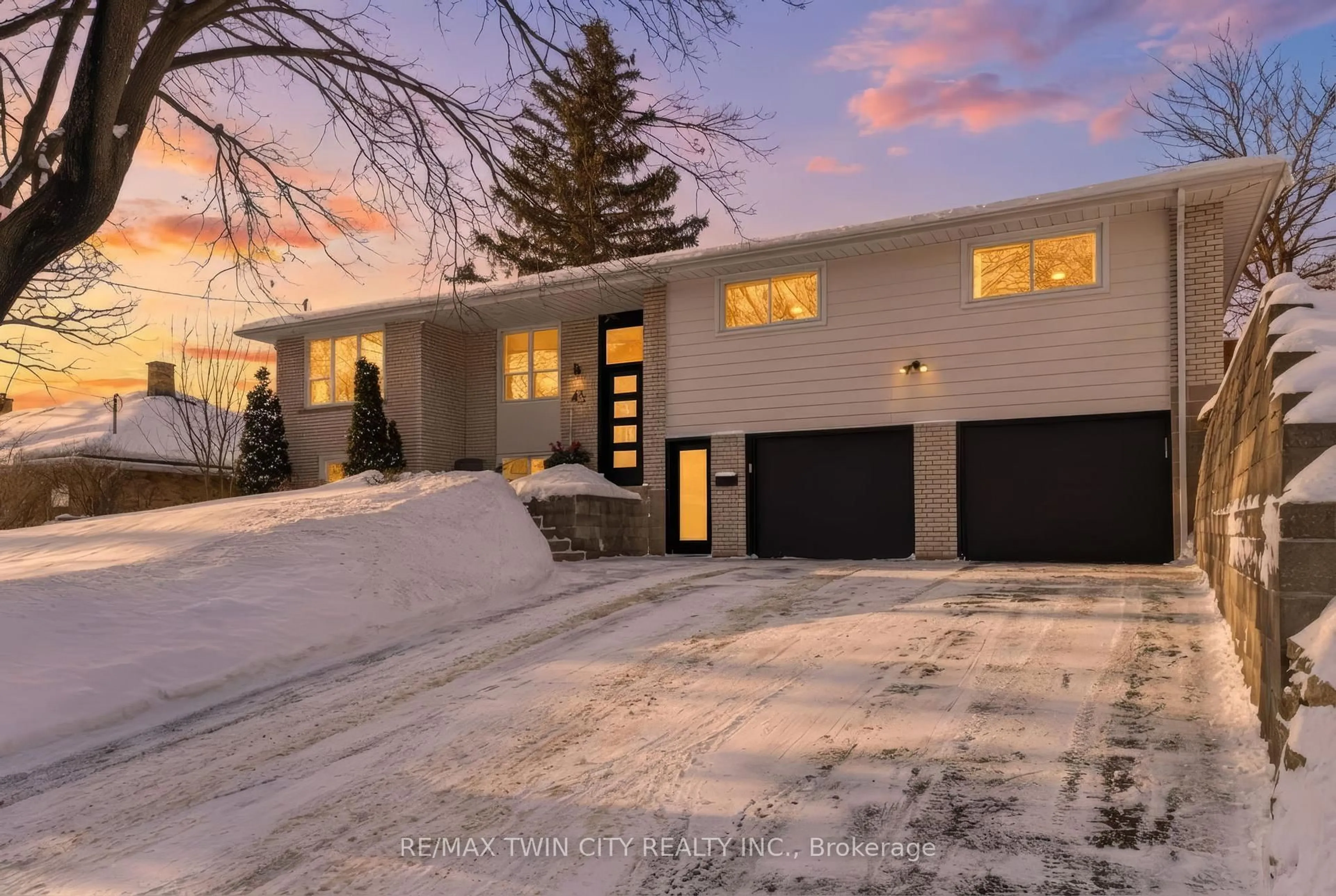 Home with brick exterior material, street for 45 Parkside Dr, Brantford Ontario N3T 5G3