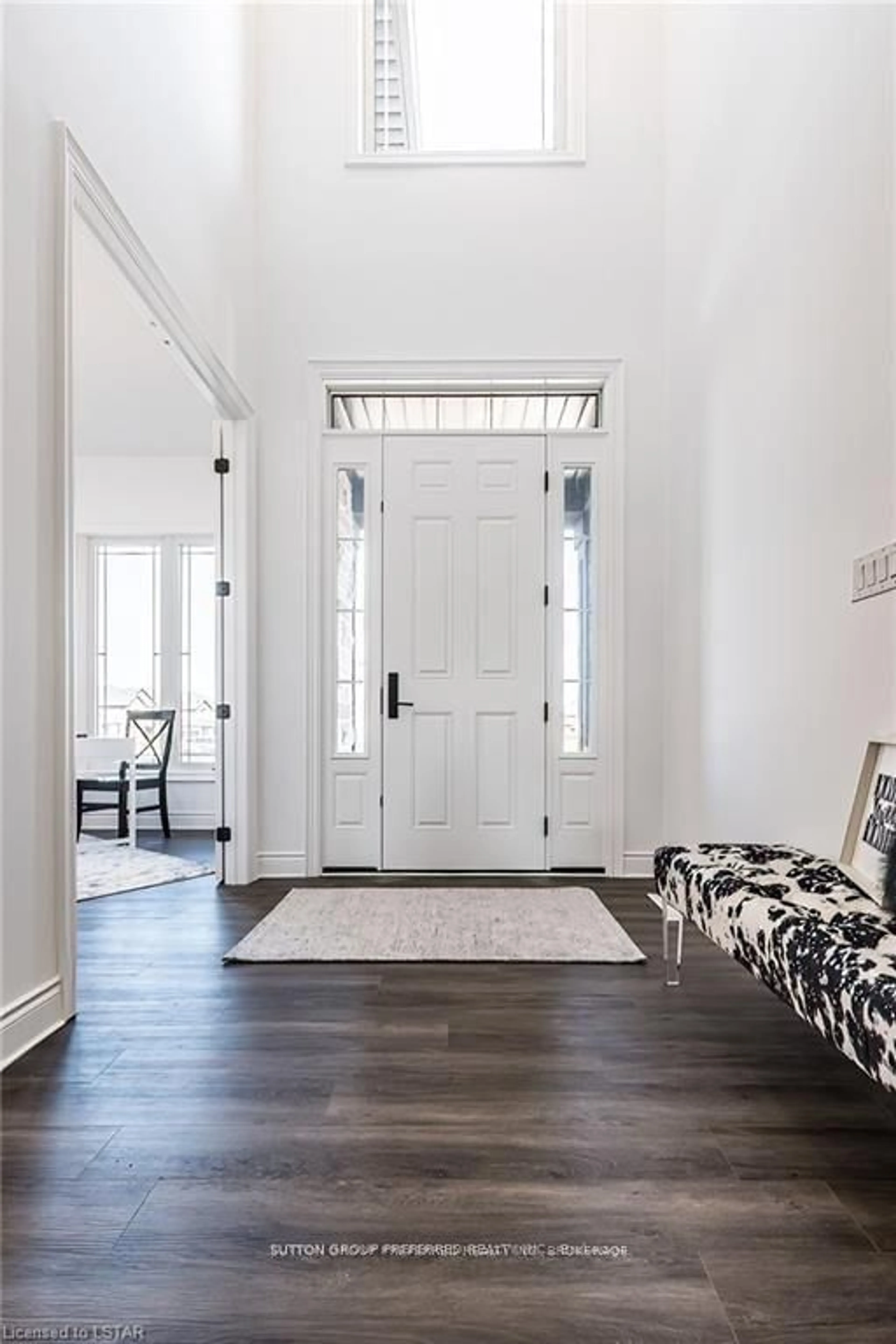 Indoor entryway for 105 Harvest Lane, Thames Centre Ontario N0L 1G2