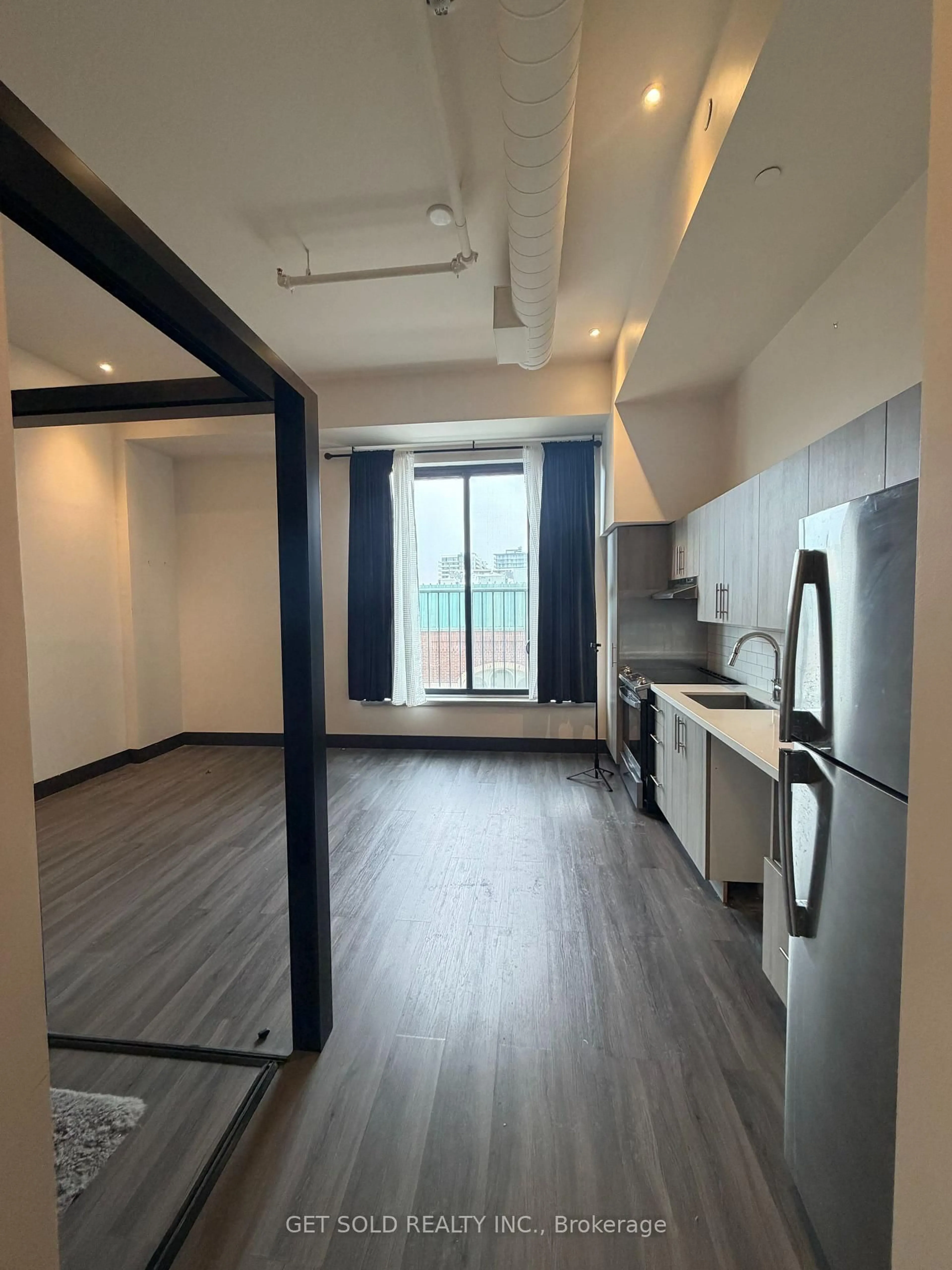 A pic of a room for 121 King St, Hamilton Ontario L8N 1A9