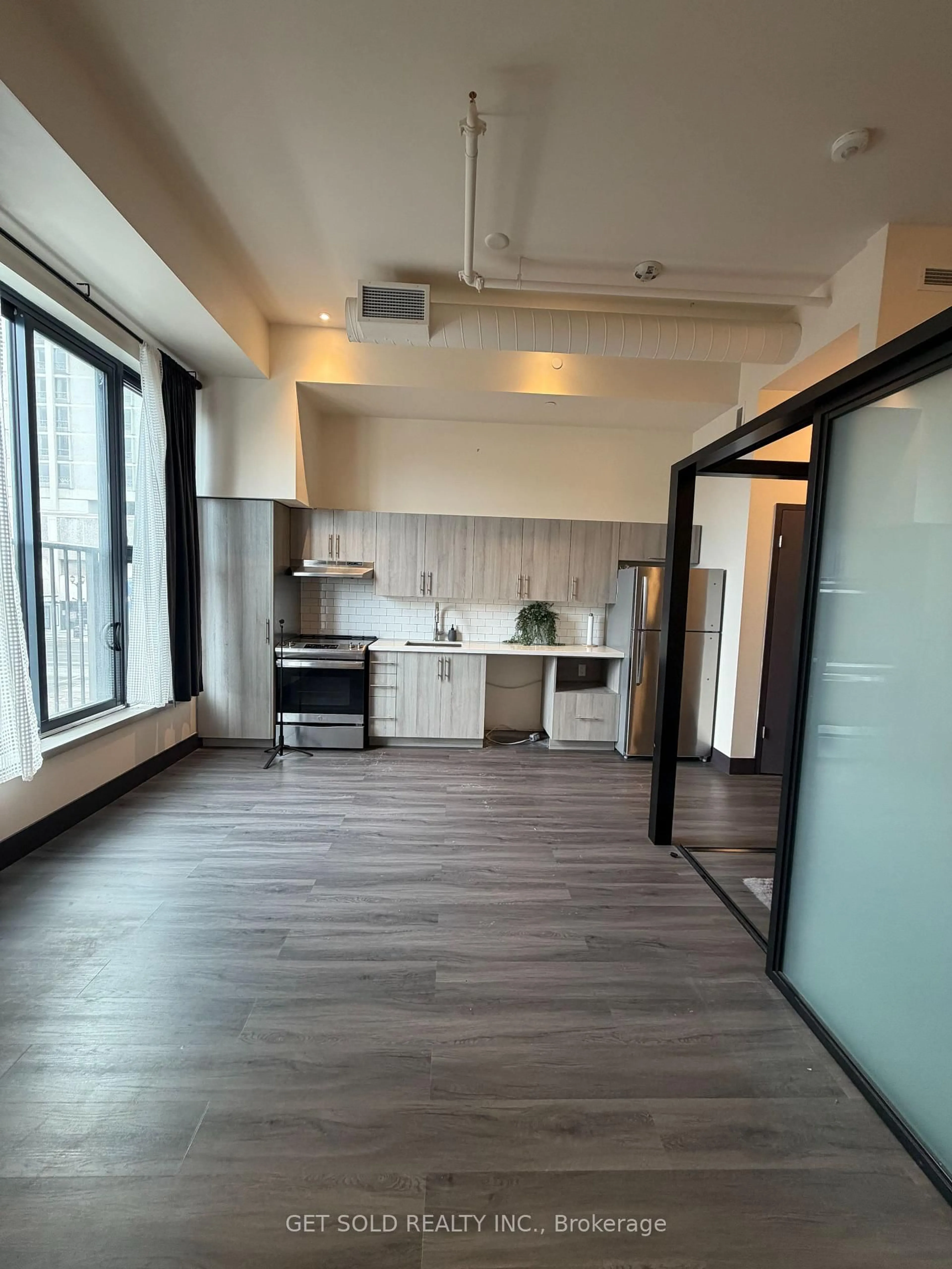 Unknown for 121 King St, Hamilton Ontario L8N 1A9