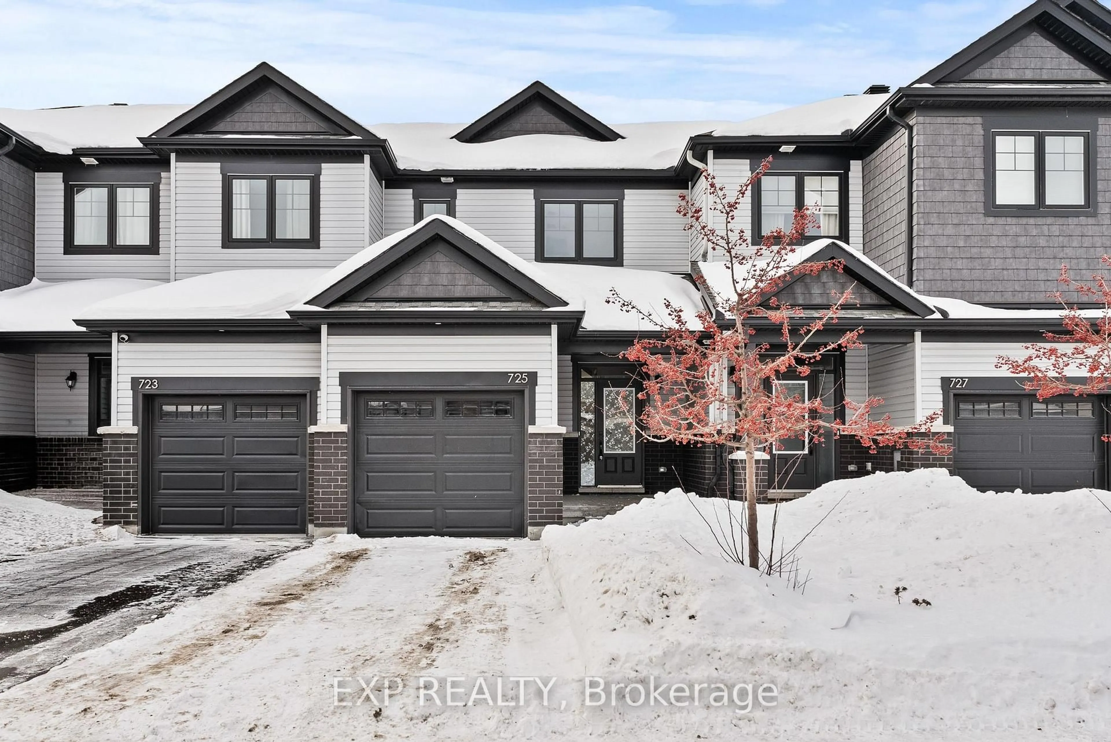 Home with brick exterior material, street for 725 Miikana Rd, Ottawa Ontario K1X 0H7