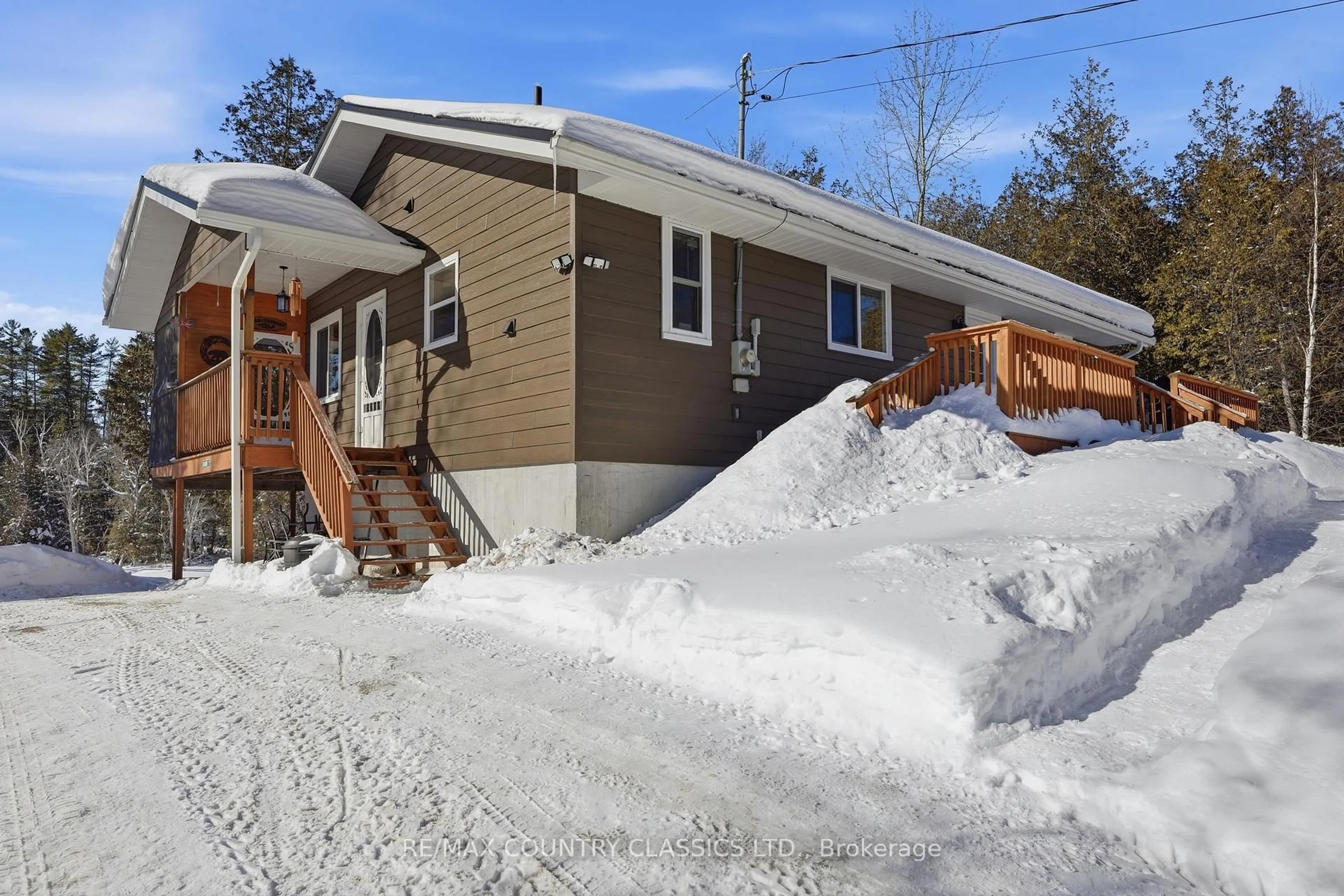 Patio, street for 21259 Hwy 62 Highway, Hastings Ontario K0L 1W0