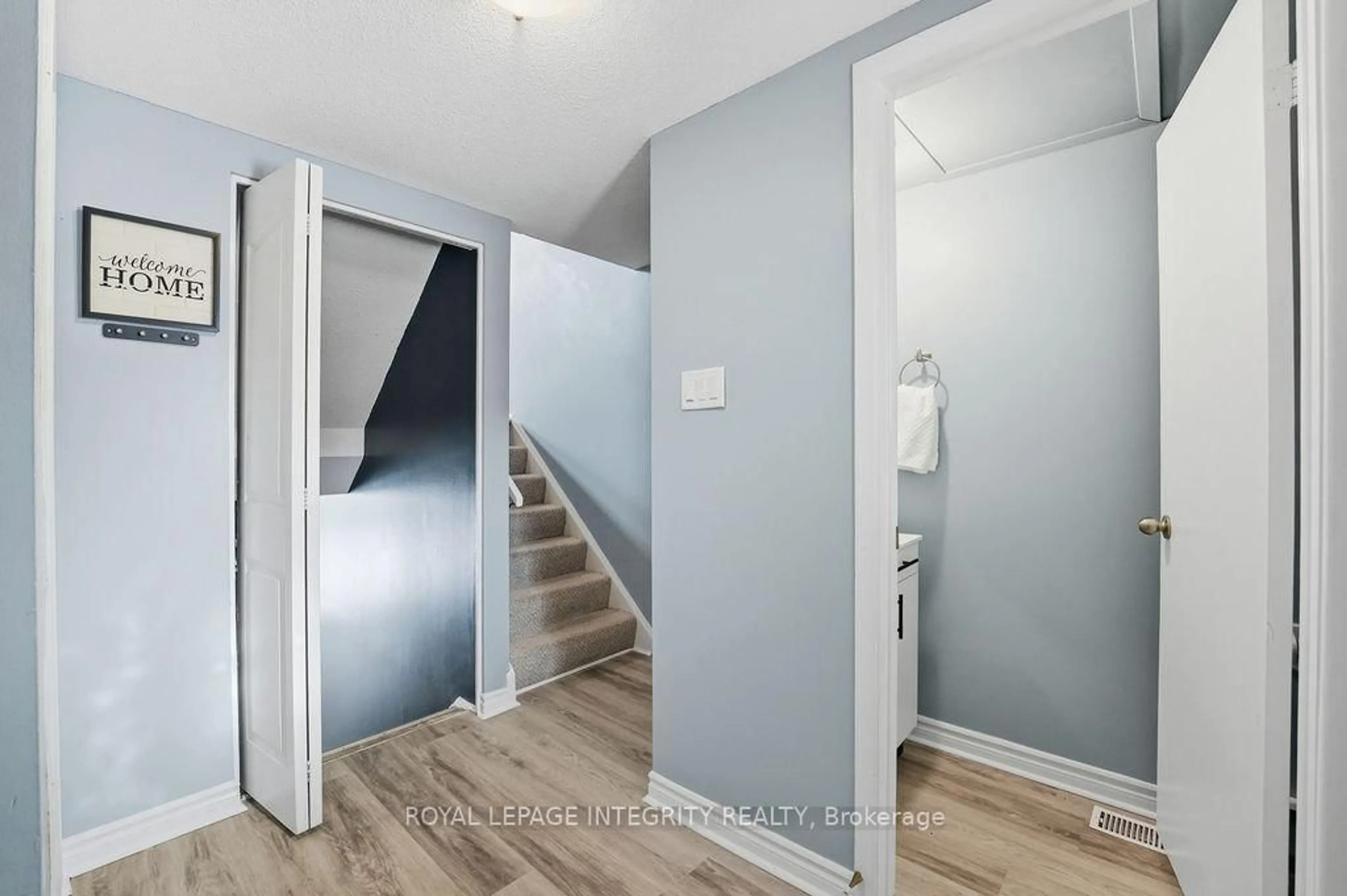 Unknown for 3205 Uplands Dr #8, Ottawa Ontario K1V 9T3