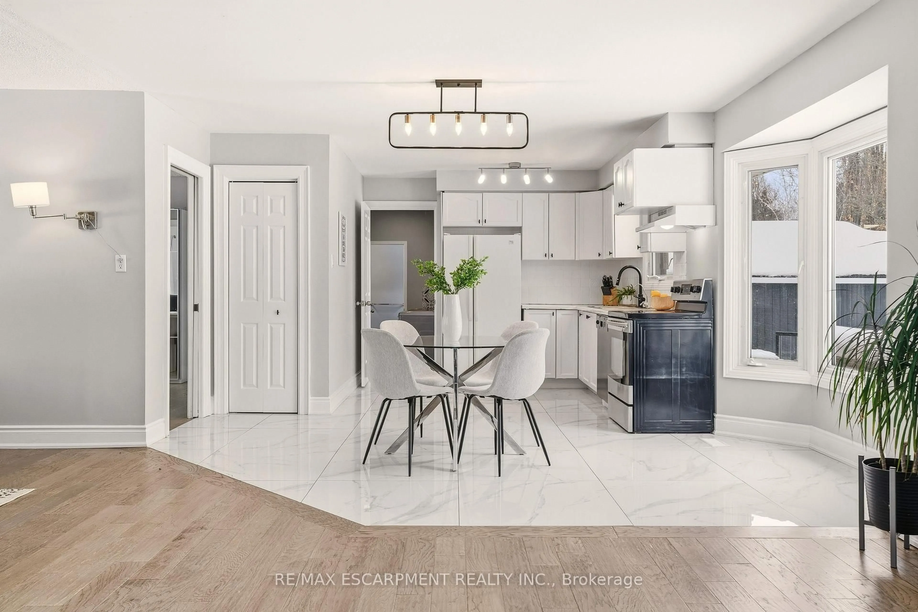 Open concept kitchen, ceramic/tile floor for 41 John Martin Cres, Hamilton Ontario L0R 2H0