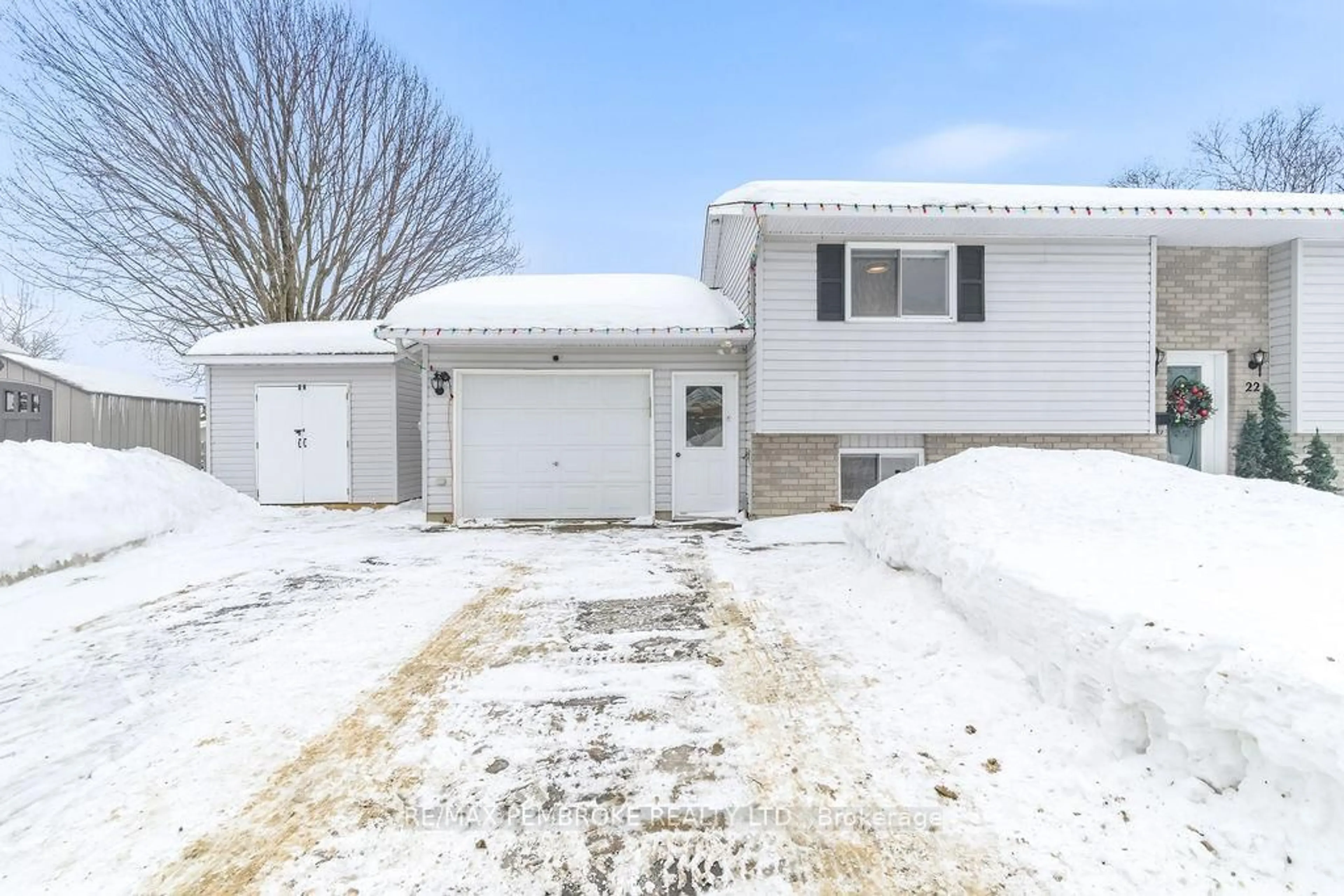 Unknown for 22 James St, Petawawa Ontario K8H 3B5