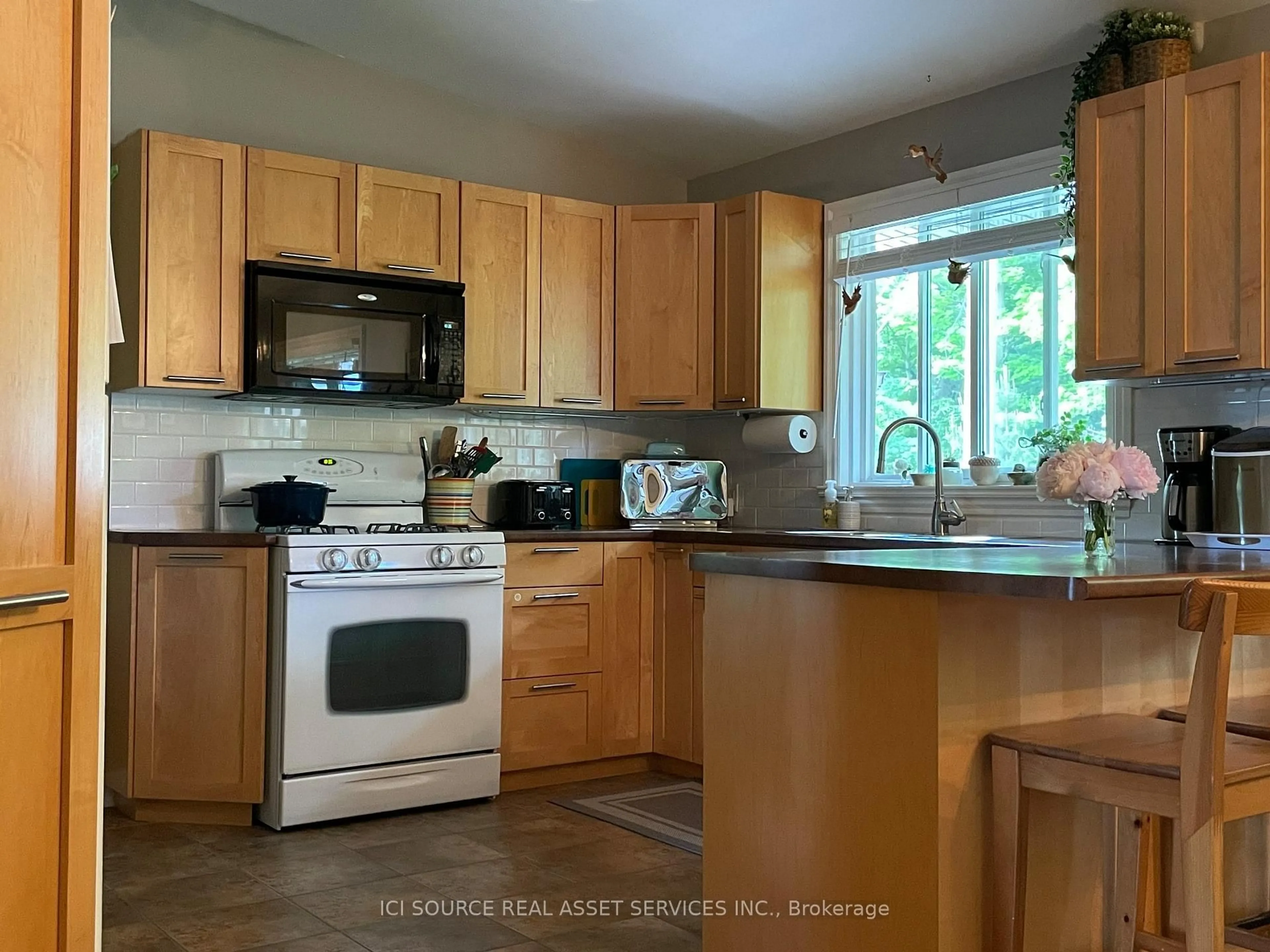 Standard kitchen, unknown for 4113 Aberdeen Rd, Lincoln Ontario L0R 1B6