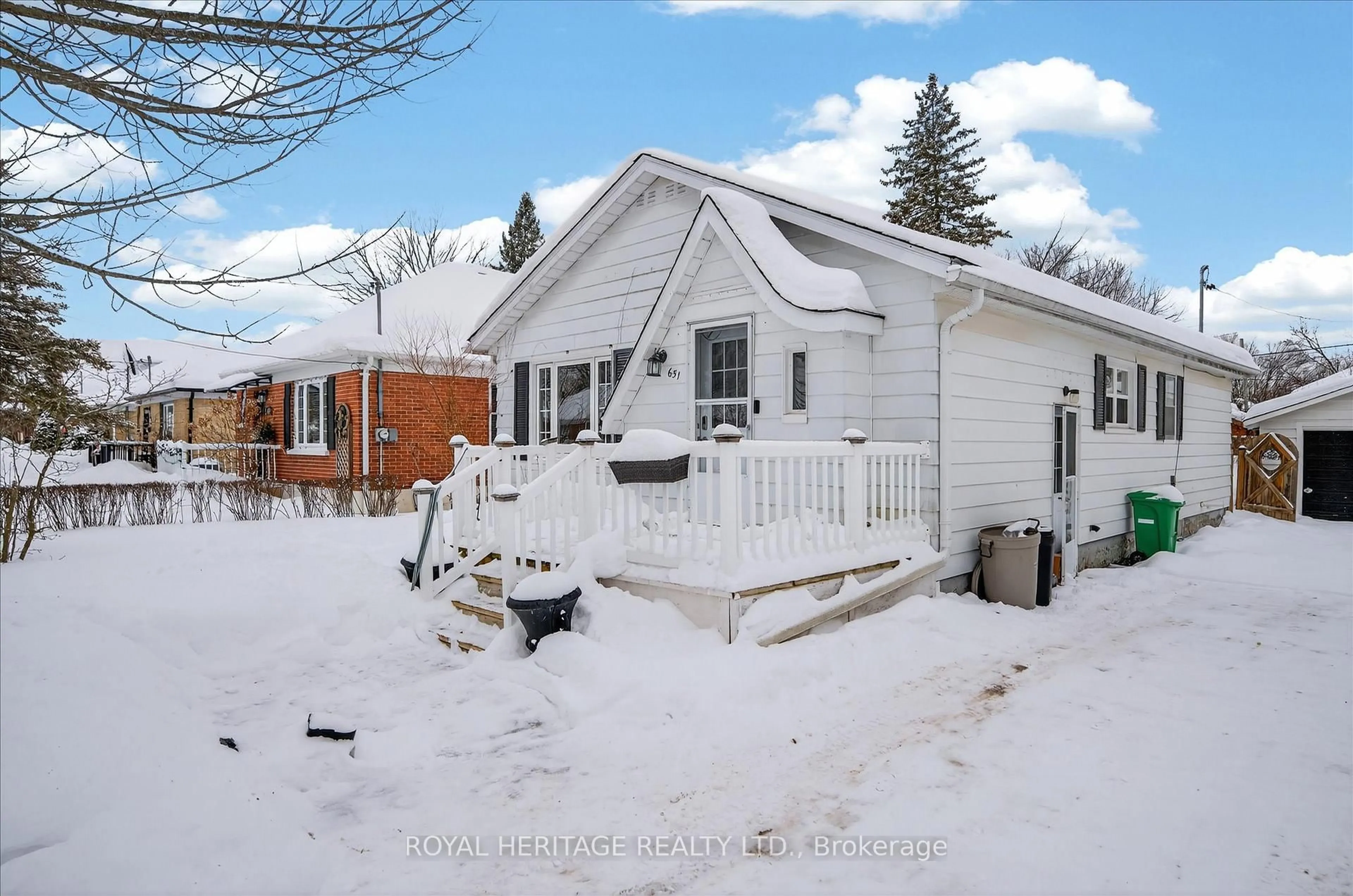 A pic from outside/outdoor area/front of a property/back of a property/a pic from drone, street for 651 Montrose St, Peterborough Ontario K9J 3C3