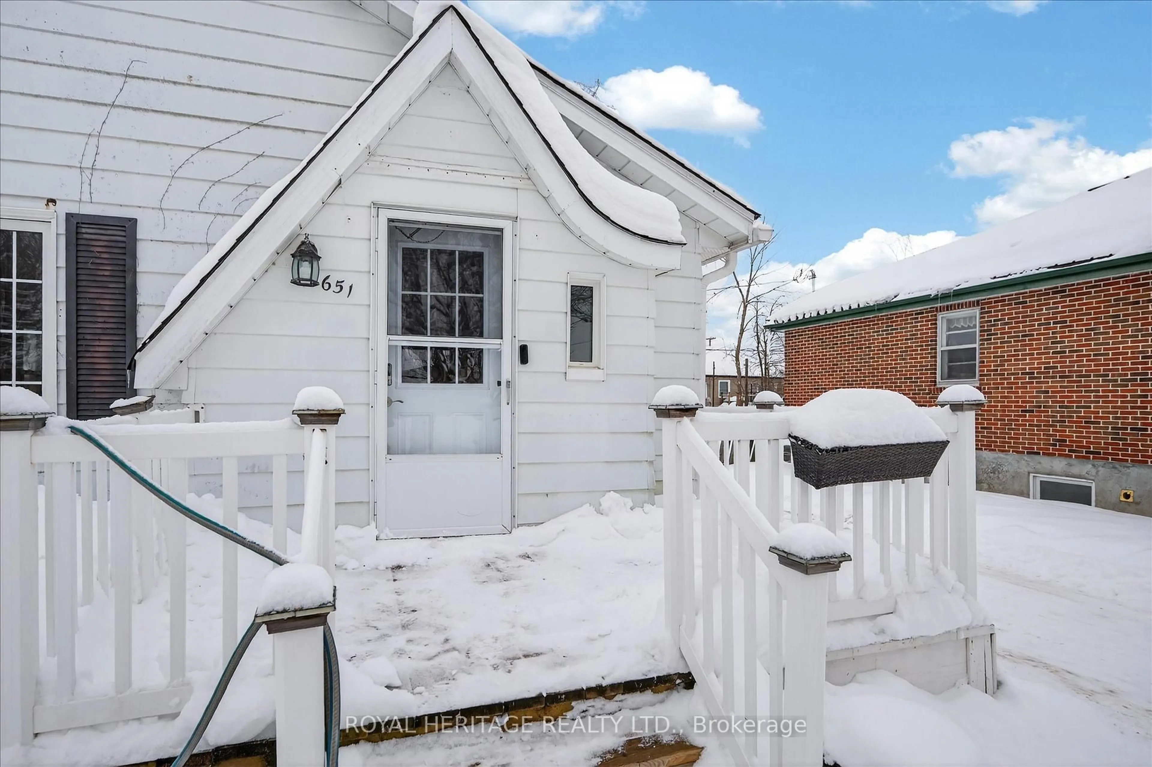 Unknown for 651 Montrose St, Peterborough Ontario K9J 3C3