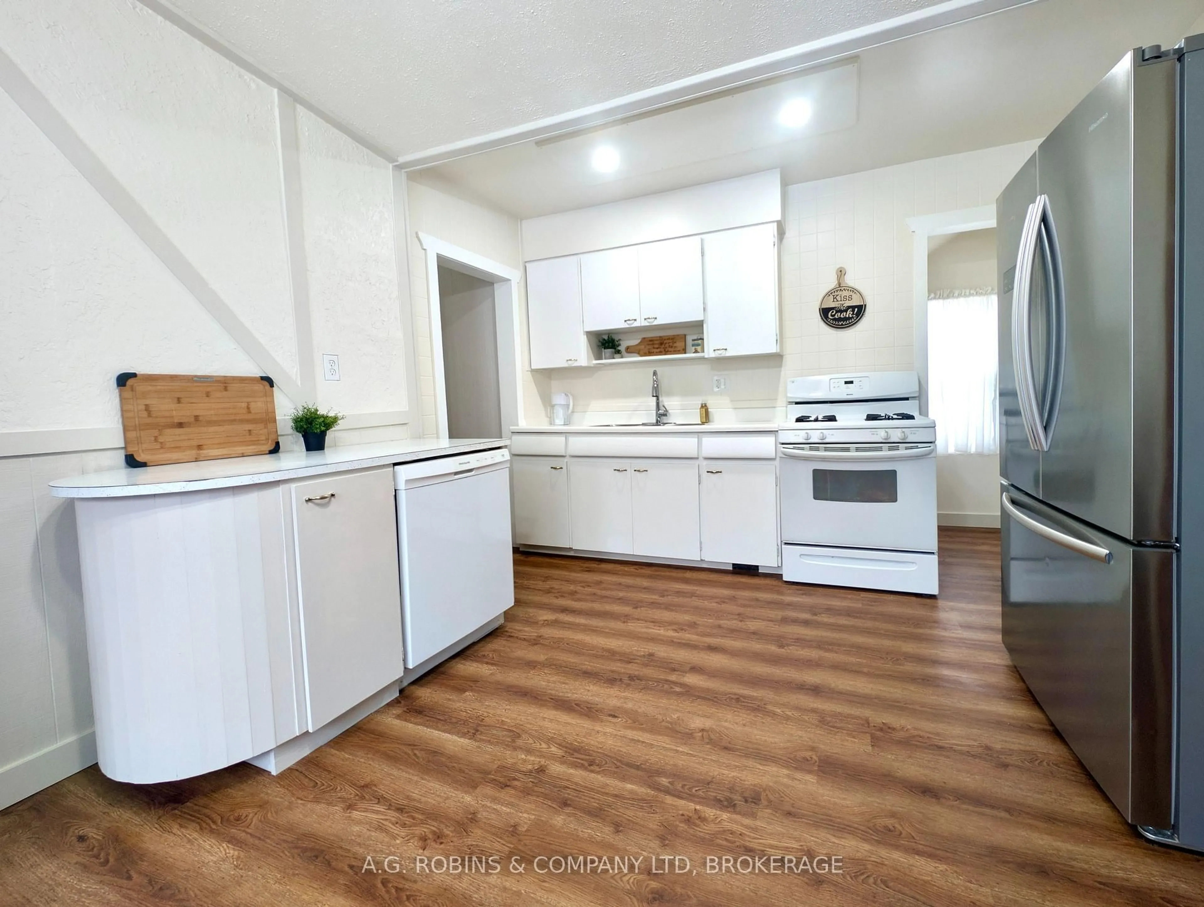 Unknown for 52 Charles St, Port Colborne Ontario L3K 3R4