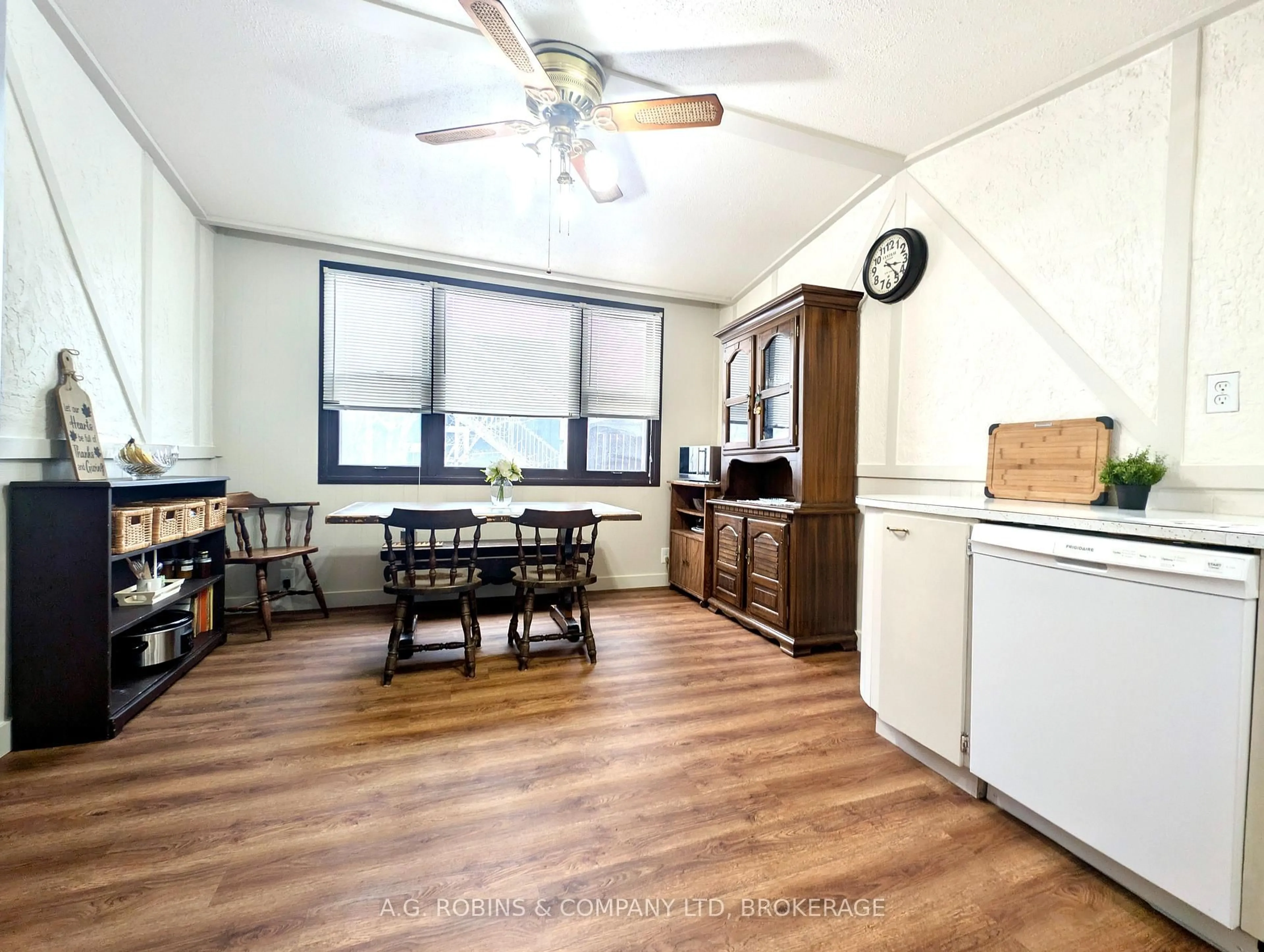 A pic of a room for 52 Charles St, Port Colborne Ontario L3K 3R4