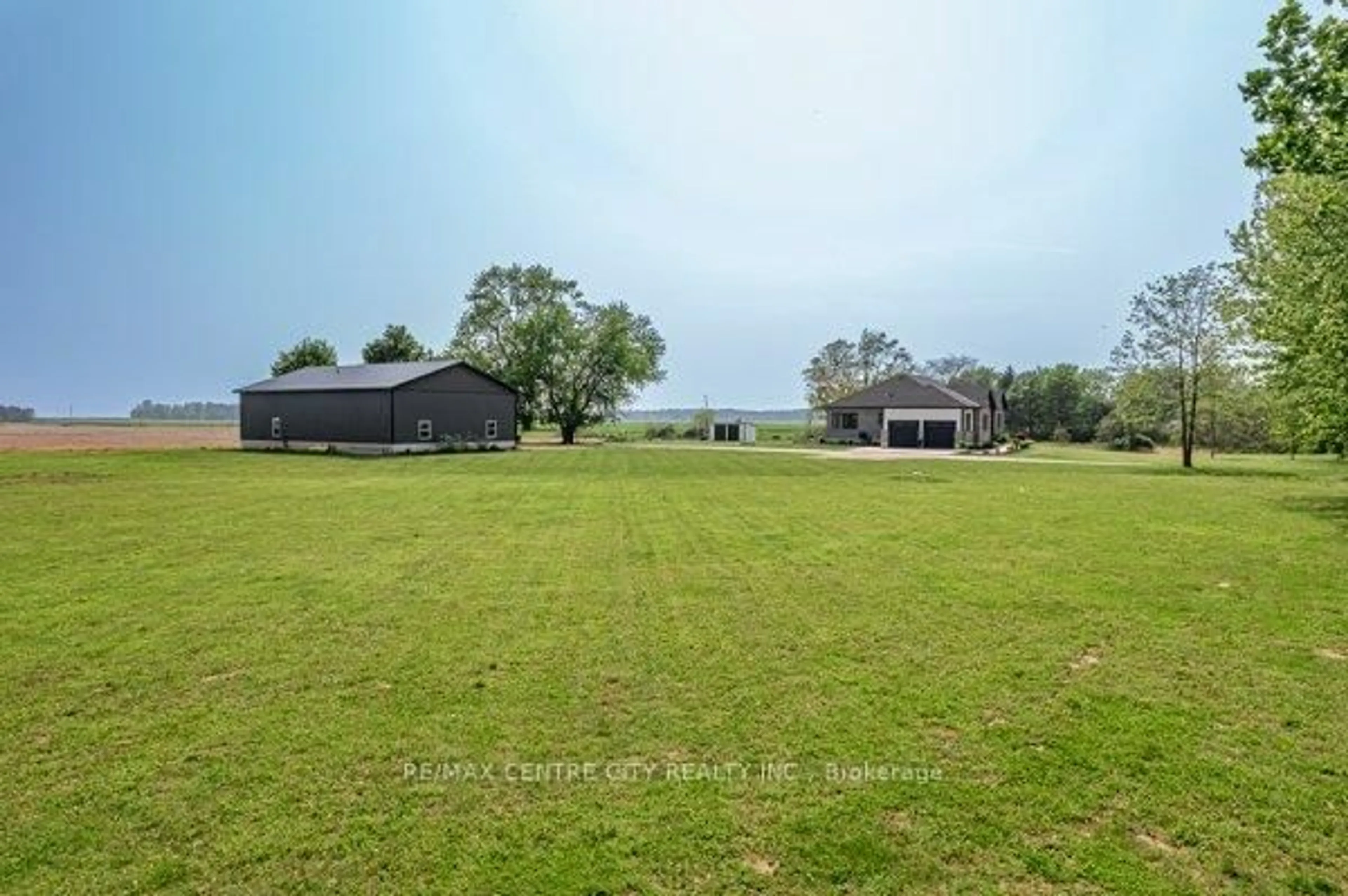 A pic from outside/outdoor area/front of a property/back of a property/a pic from drone, unknown for 51057 Nova Scotia Line, Malahide Ontario N5H 2R2