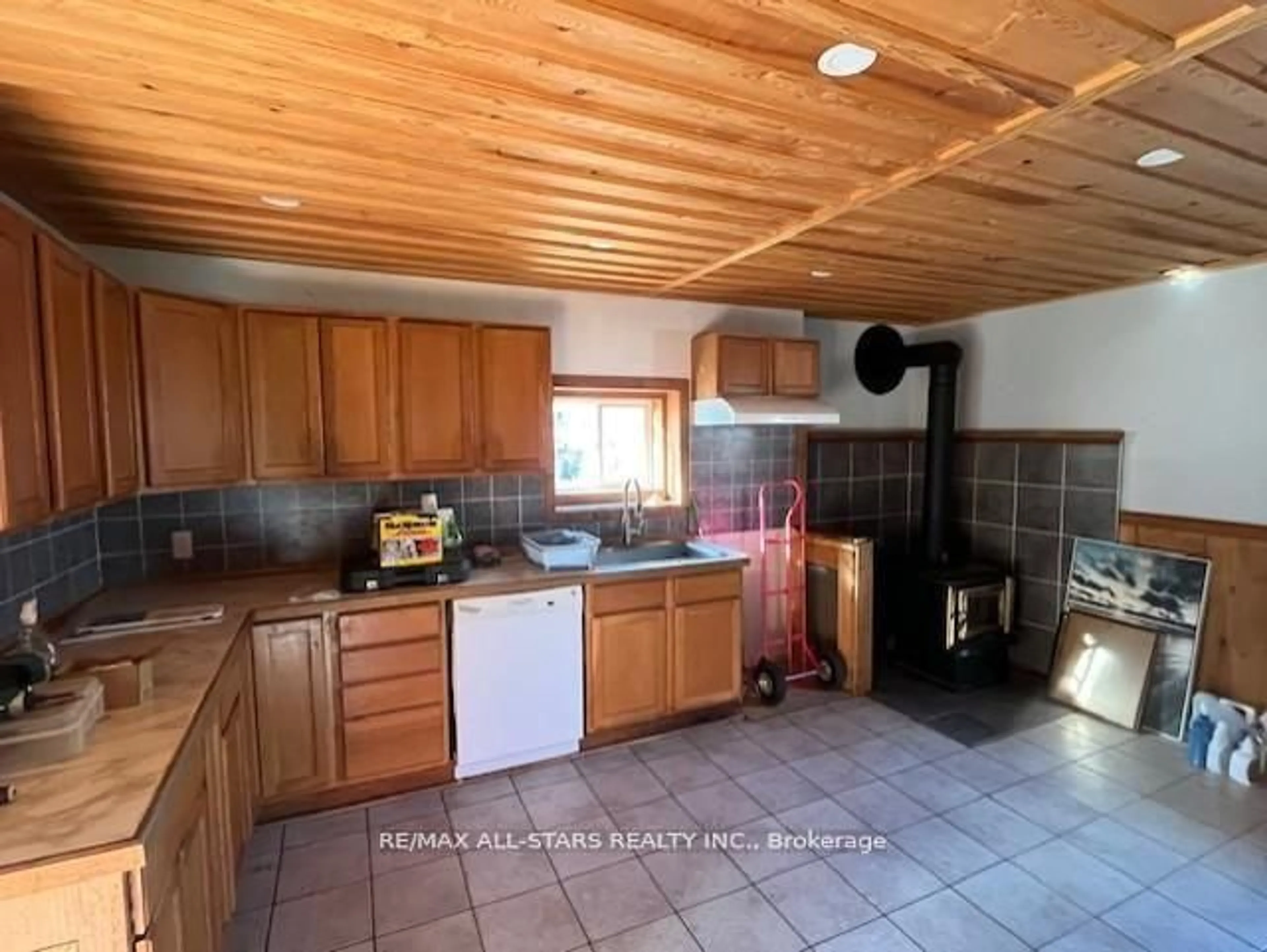 Standard kitchen, unknown for 211 Burnt River Rd, Kawartha Lakes Ontario K0M 1C0