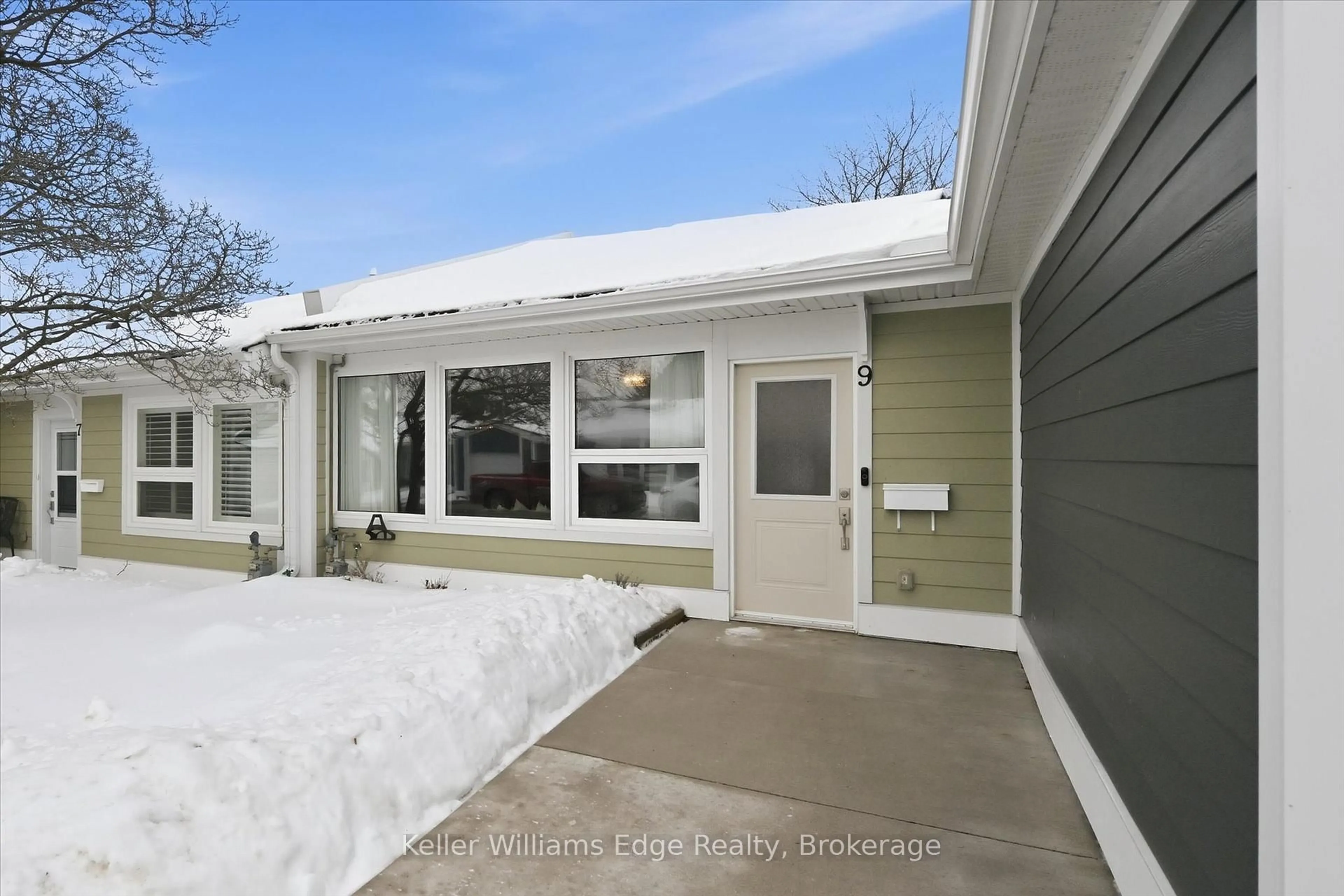 Home with vinyl exterior material, street for 9 Gates Lane, Hamilton Ontario L9B 1T8