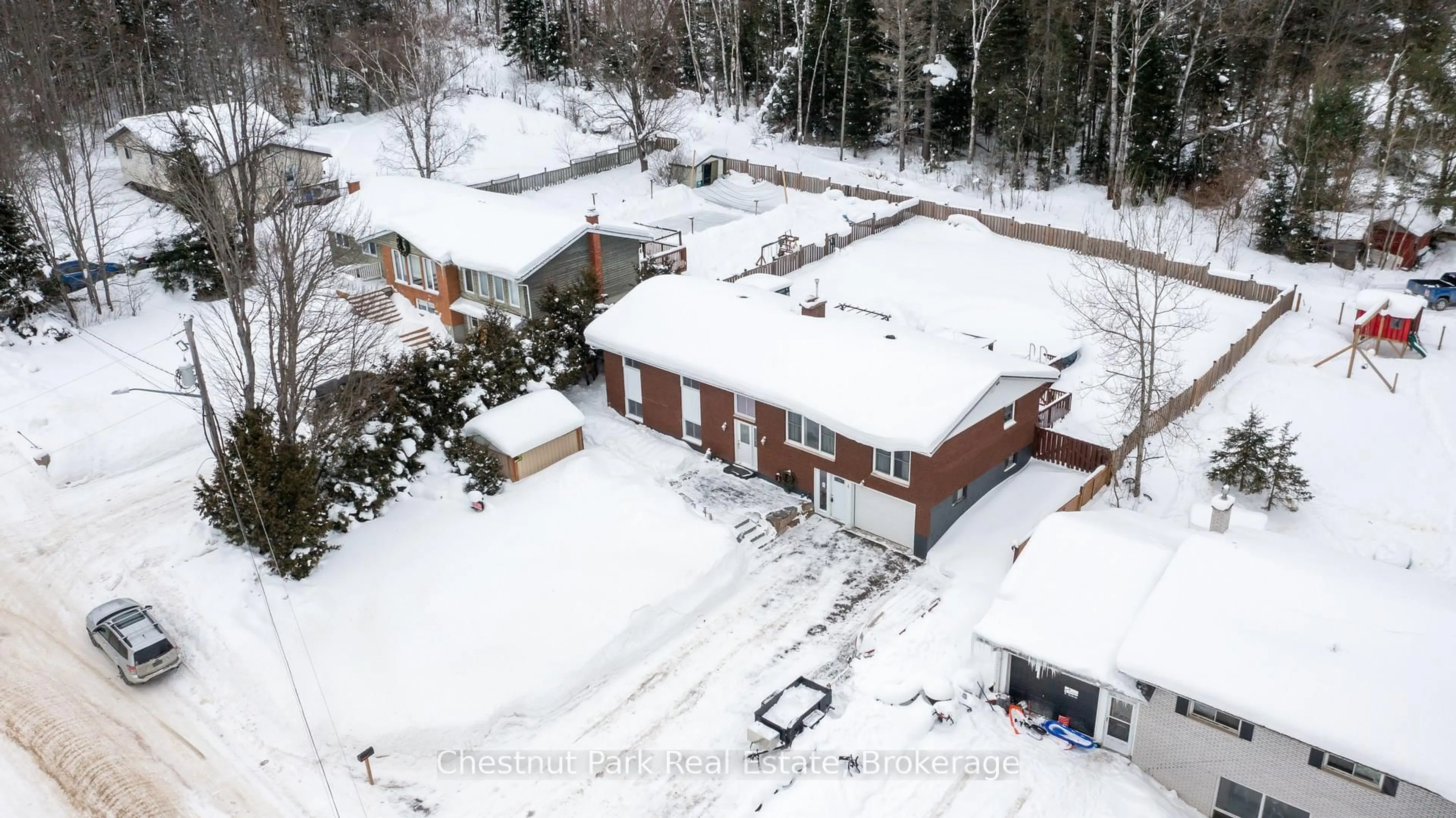 A pic from outside/outdoor area/front of a property/back of a property/a pic from drone, building for 4 Johnston Dr, South River Ontario P0A 1X0