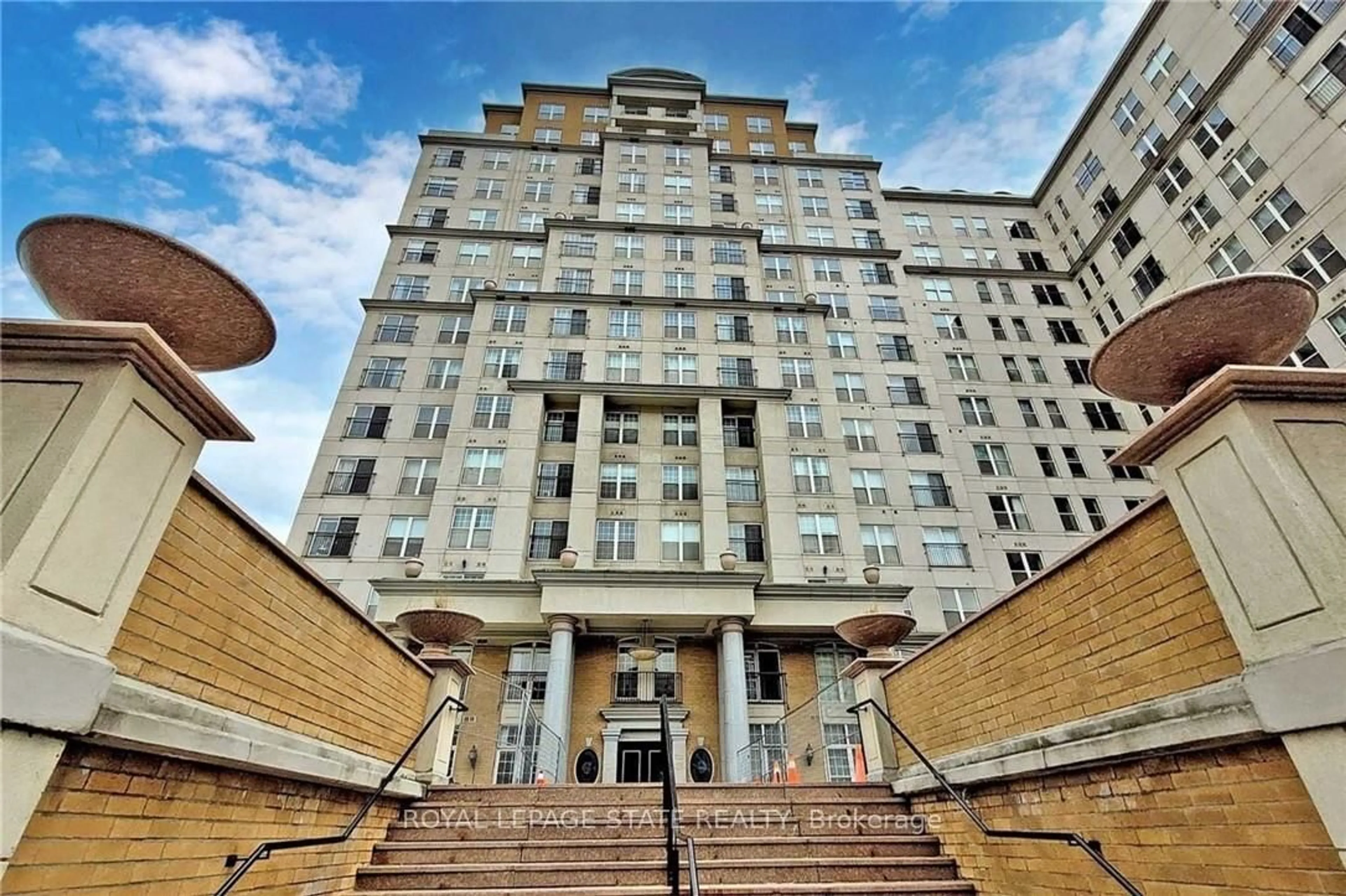 Lobby for 135 James St #608, Hamilton Ontario L8P 2Z6