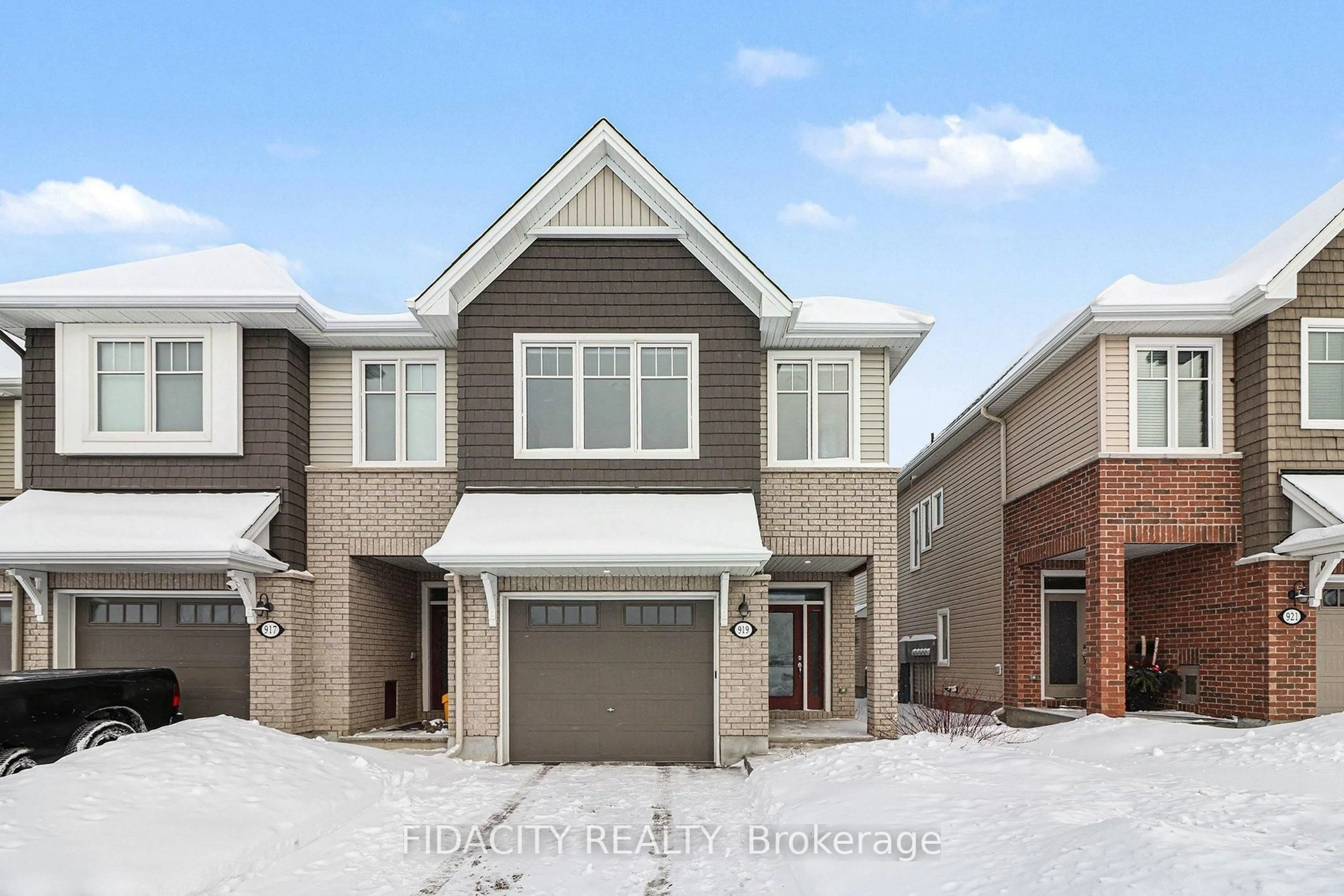 Home with brick exterior material, street for 919 Antonio Farley St, Ottawa Ontario K4A 3N6