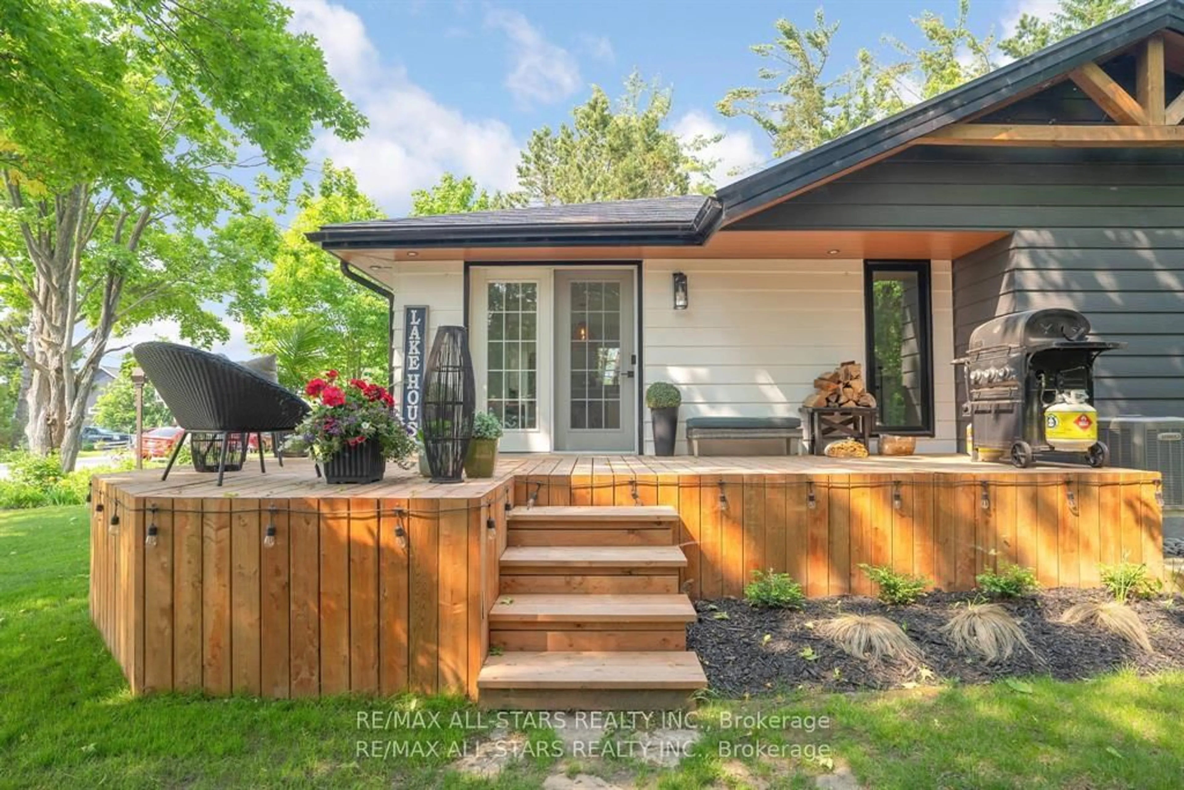 Patio, street for 194 Snug Harbour Rd, Kawartha Lakes Ontario K9V 4R6