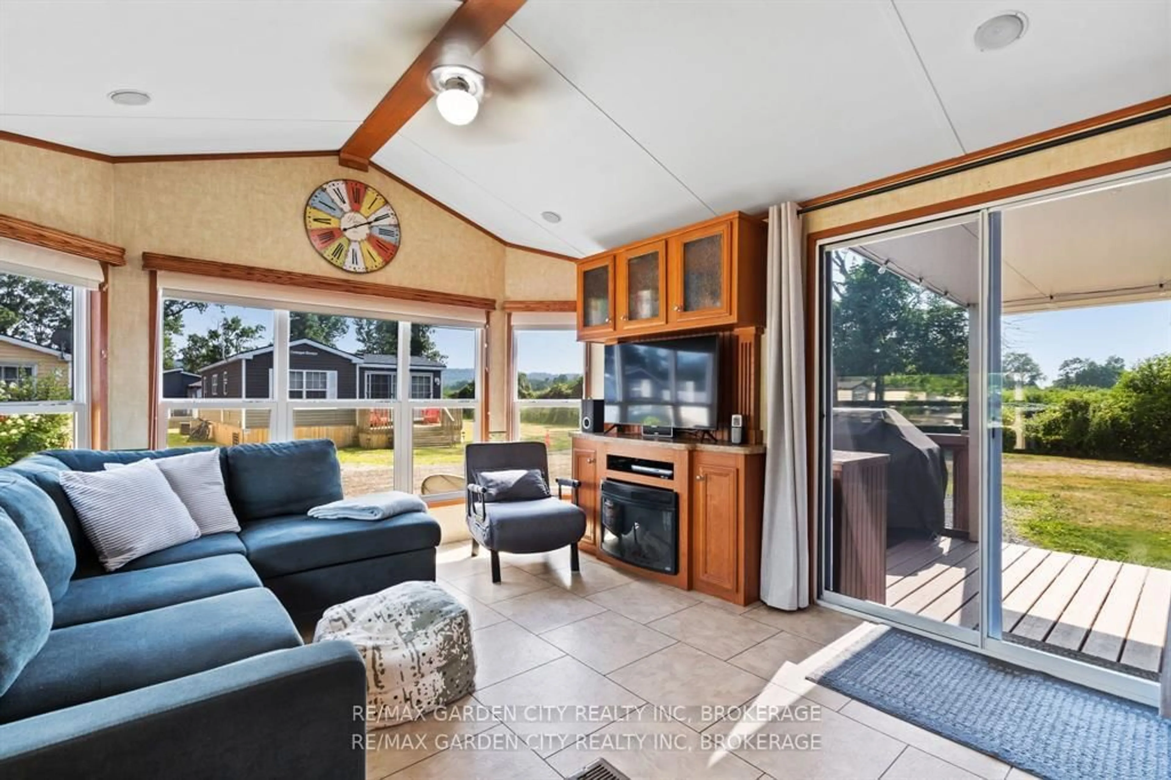 Living room with furniture, unknown for 1501 LINE 8 Rd #264, Niagara-on-the-Lake Ontario L0S 1J0