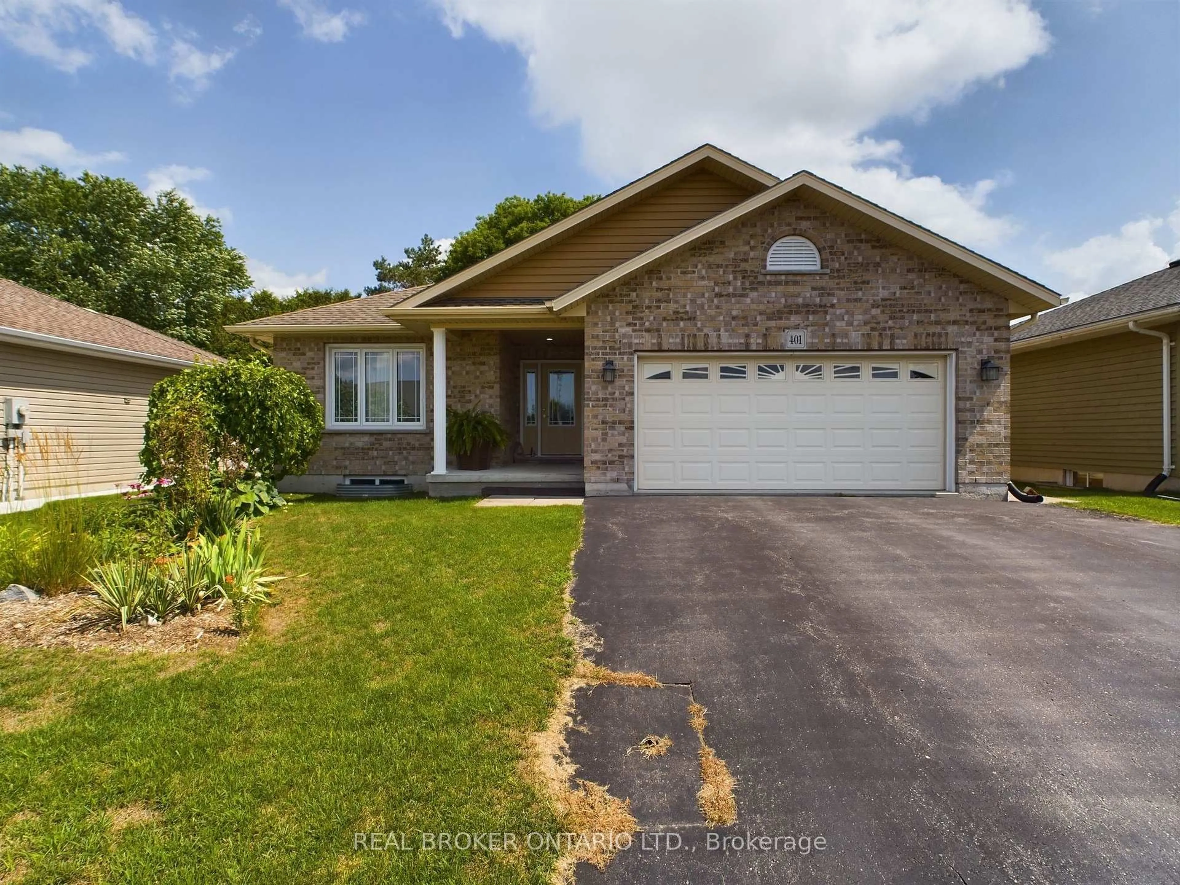 Home with brick exterior material, street for 401 Carling Terr, North Huron Ontario N0G 2W0