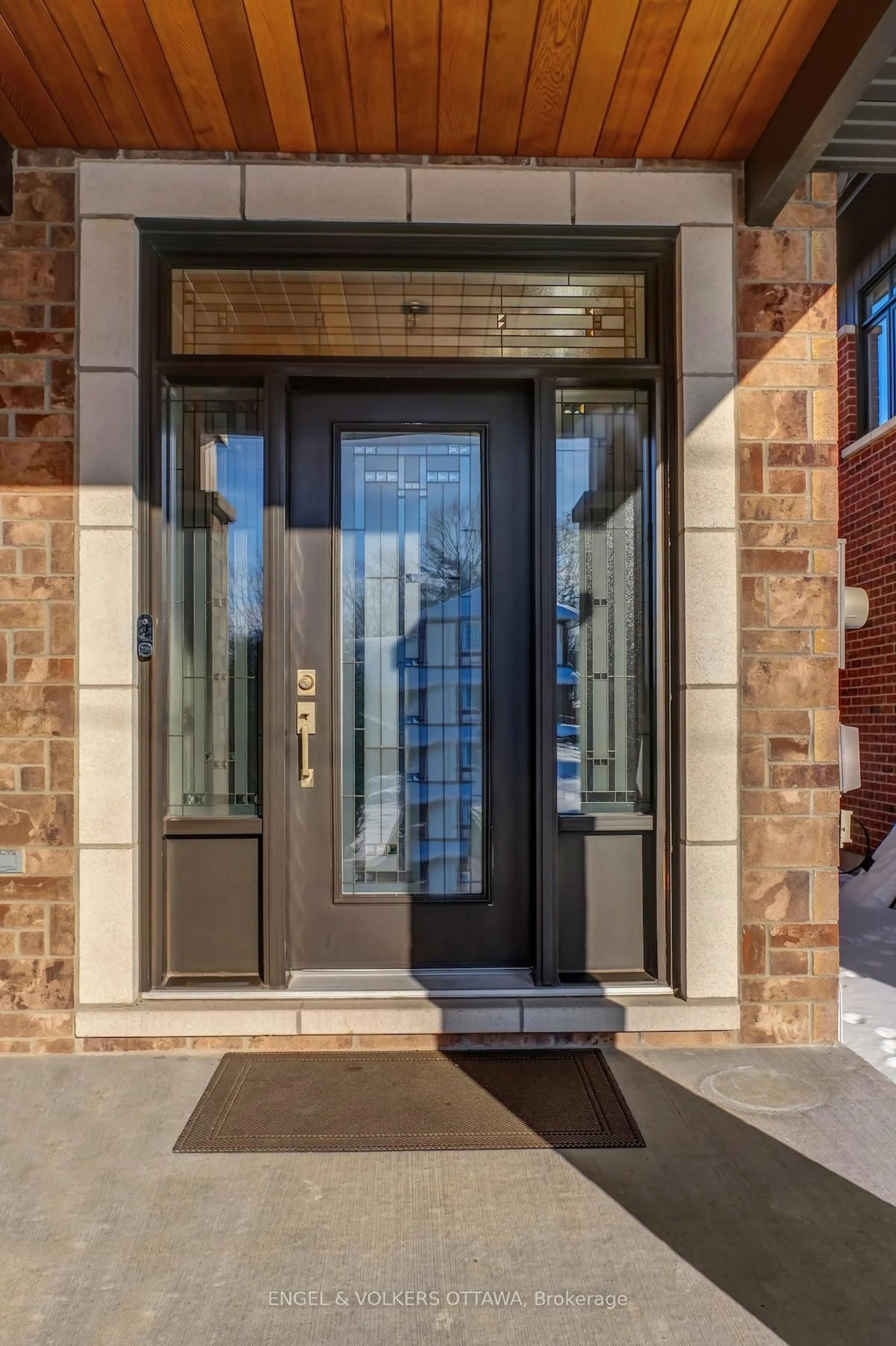 Indoor entryway for 3681 Eureka Ave, Ottawa Ontario K1T 1L5