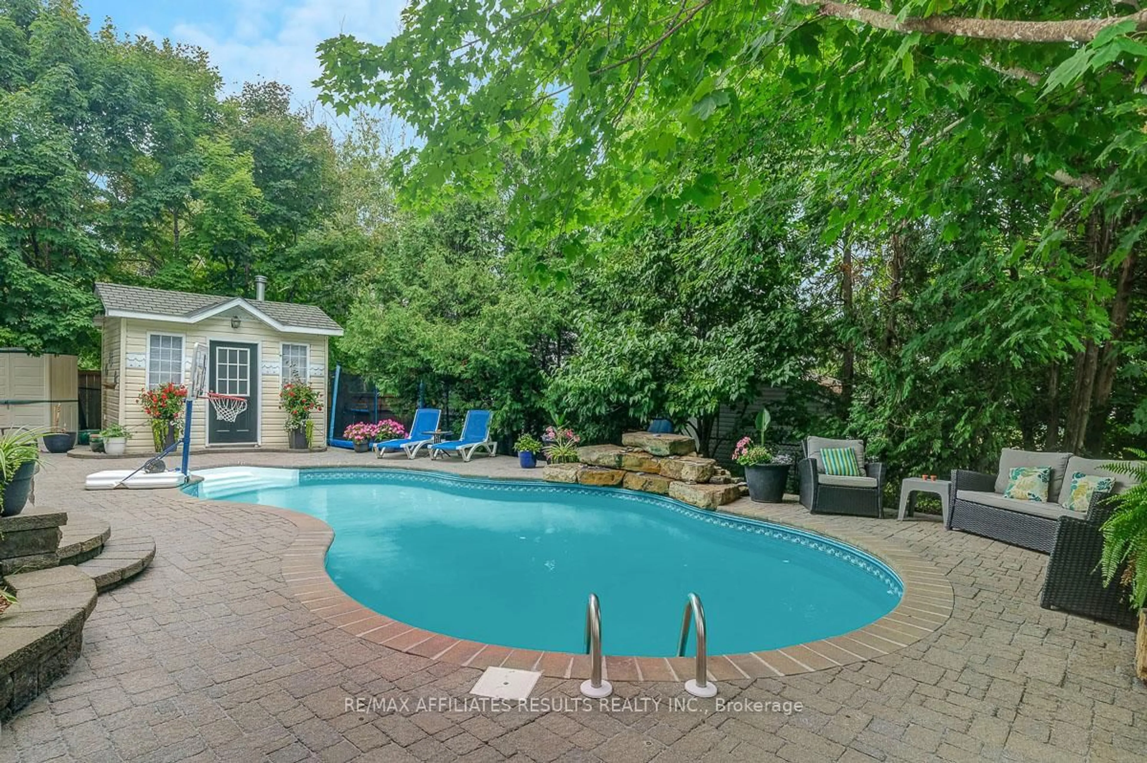 Pool for 35 Crantham Cres, Ottawa Ontario K2S 1R2