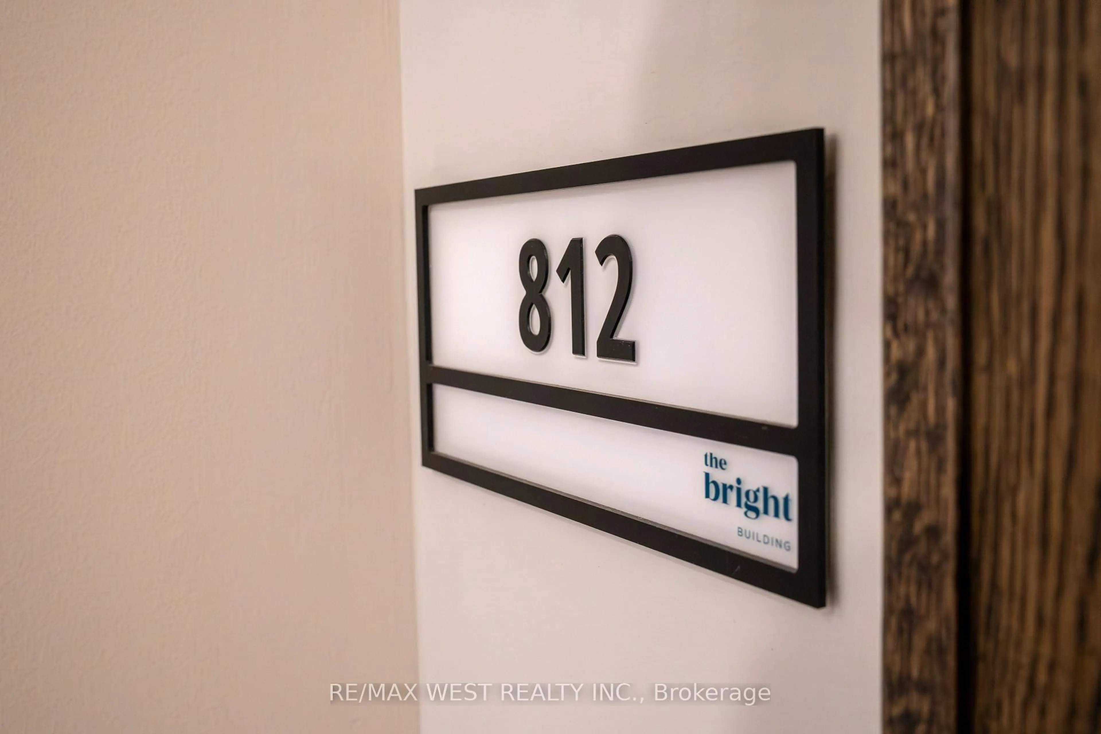 Indoor entryway for 741 King St #812, Kitchener Ontario N2G 0E9