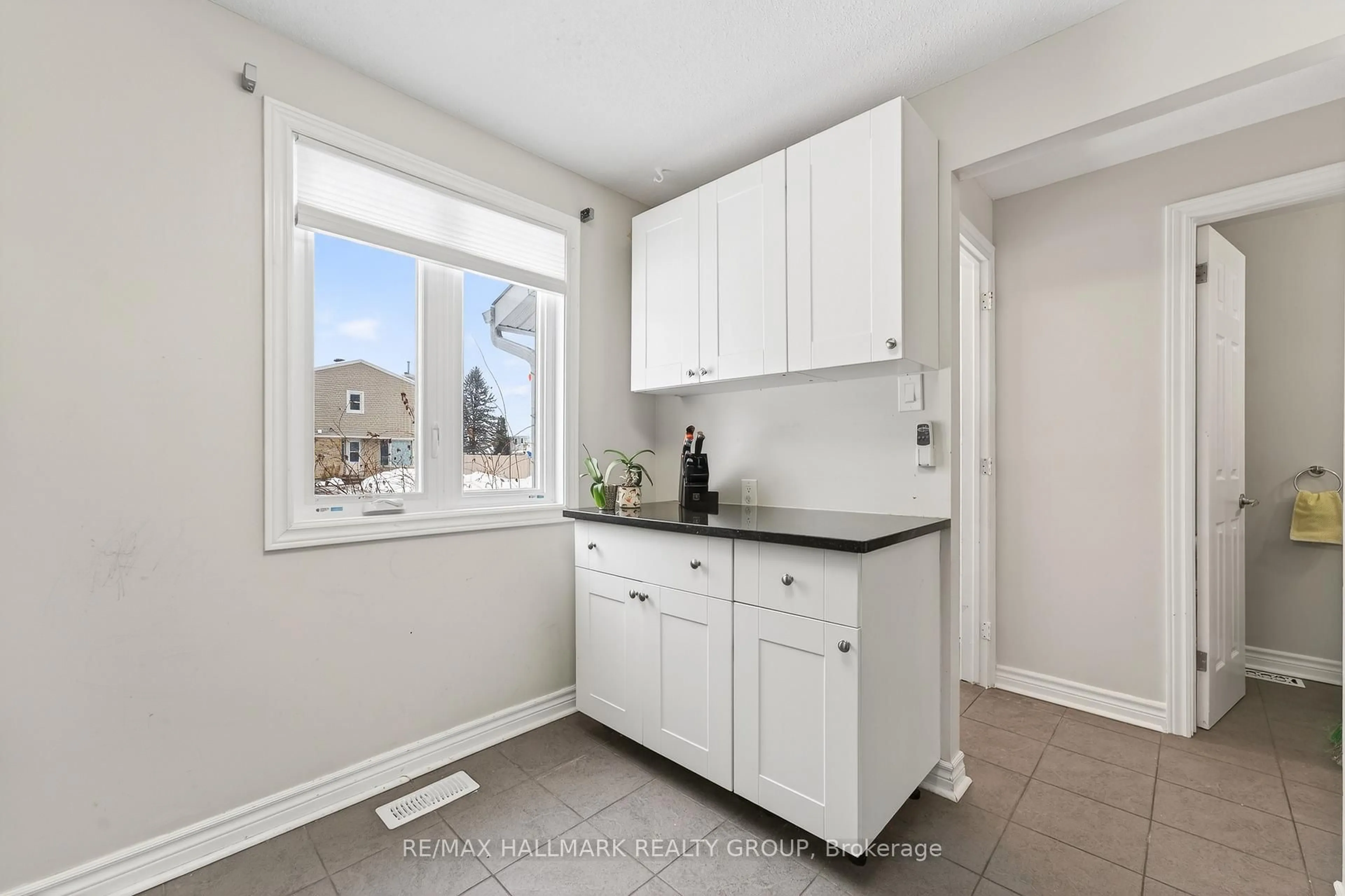 Unknown for 1126 Grenoble Cres, Ottawa Ontario K1C 2C6