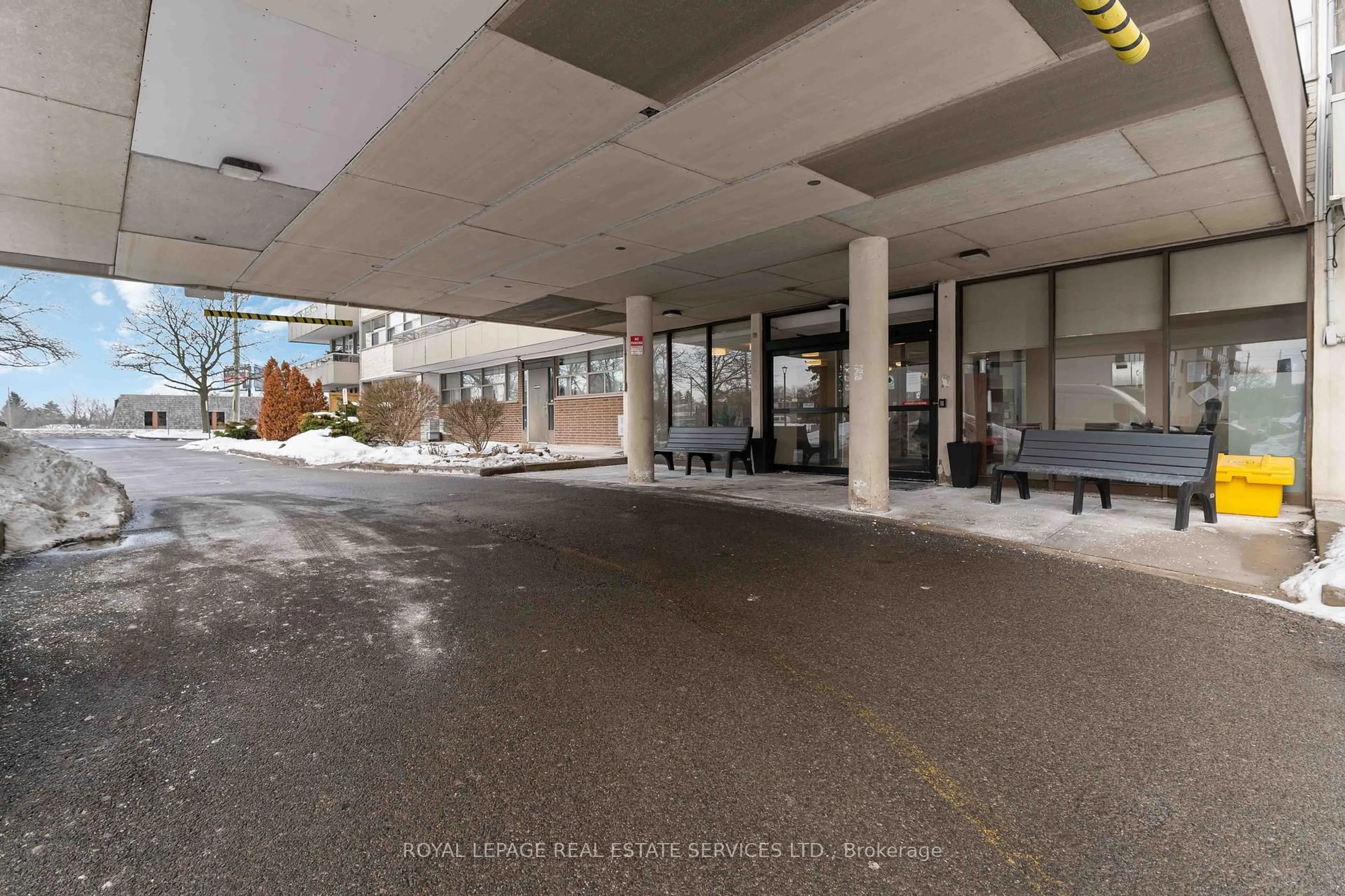 Lobby for 215 GLENRIDGE Ave #1210, St. Catharines Ontario L2T 3J7