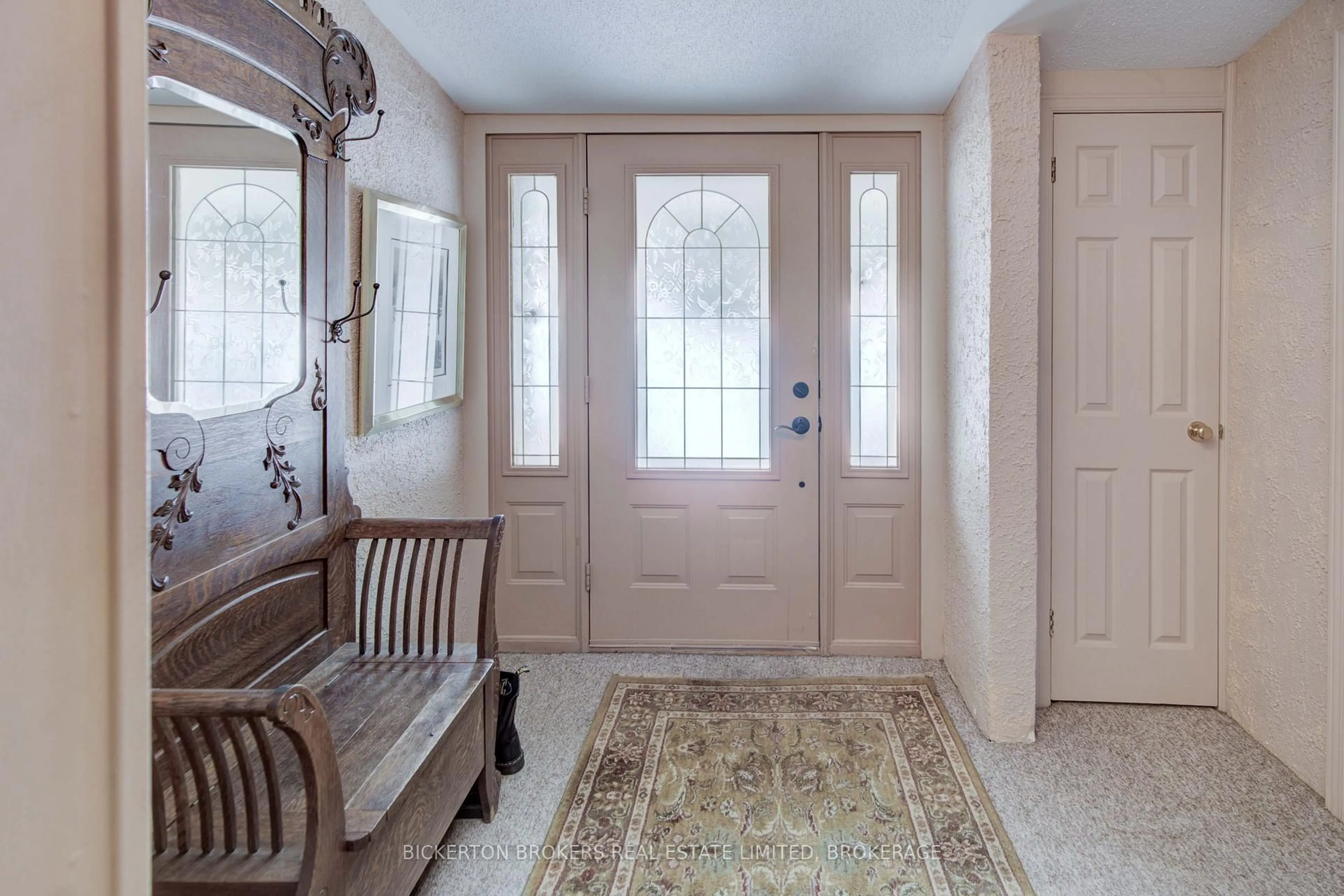 Indoor entryway for 1194 County Rd 32 Rd, Front of Leeds & Seeleys Bay Ontario K7G 2V3