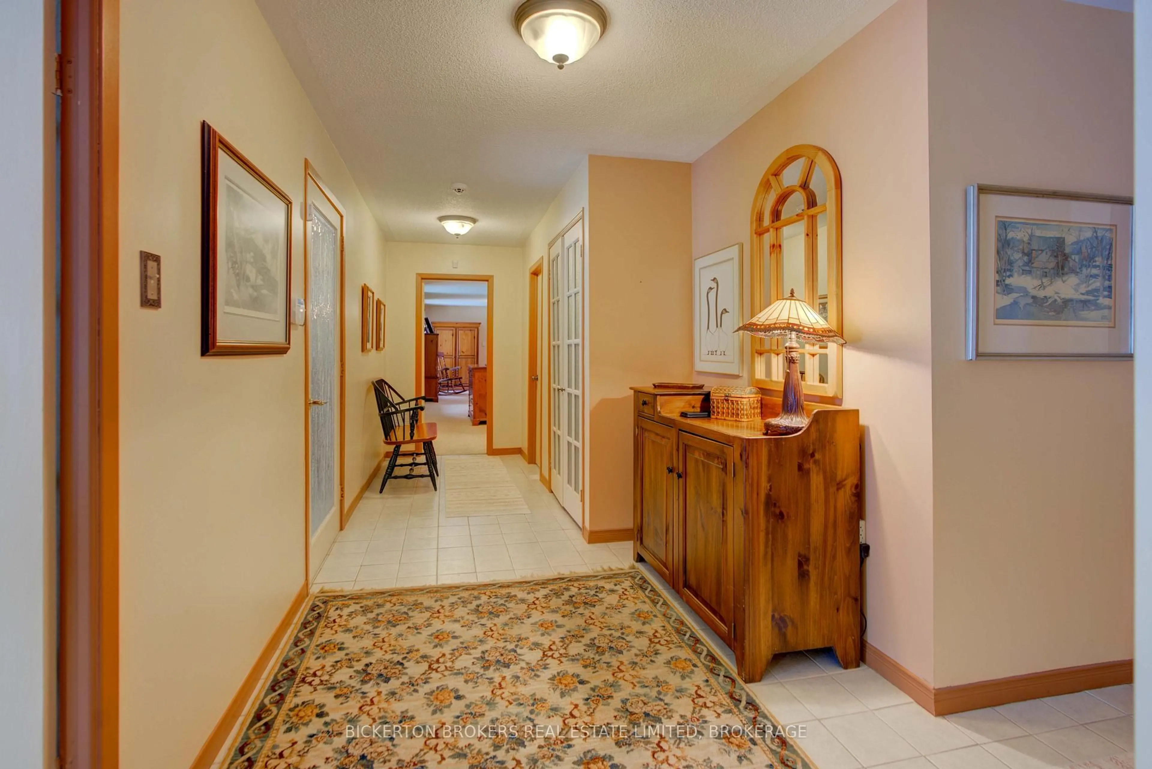 Indoor foyer for 1194 County Rd 32 Rd, Front of Leeds & Seeleys Bay Ontario K7G 2V3