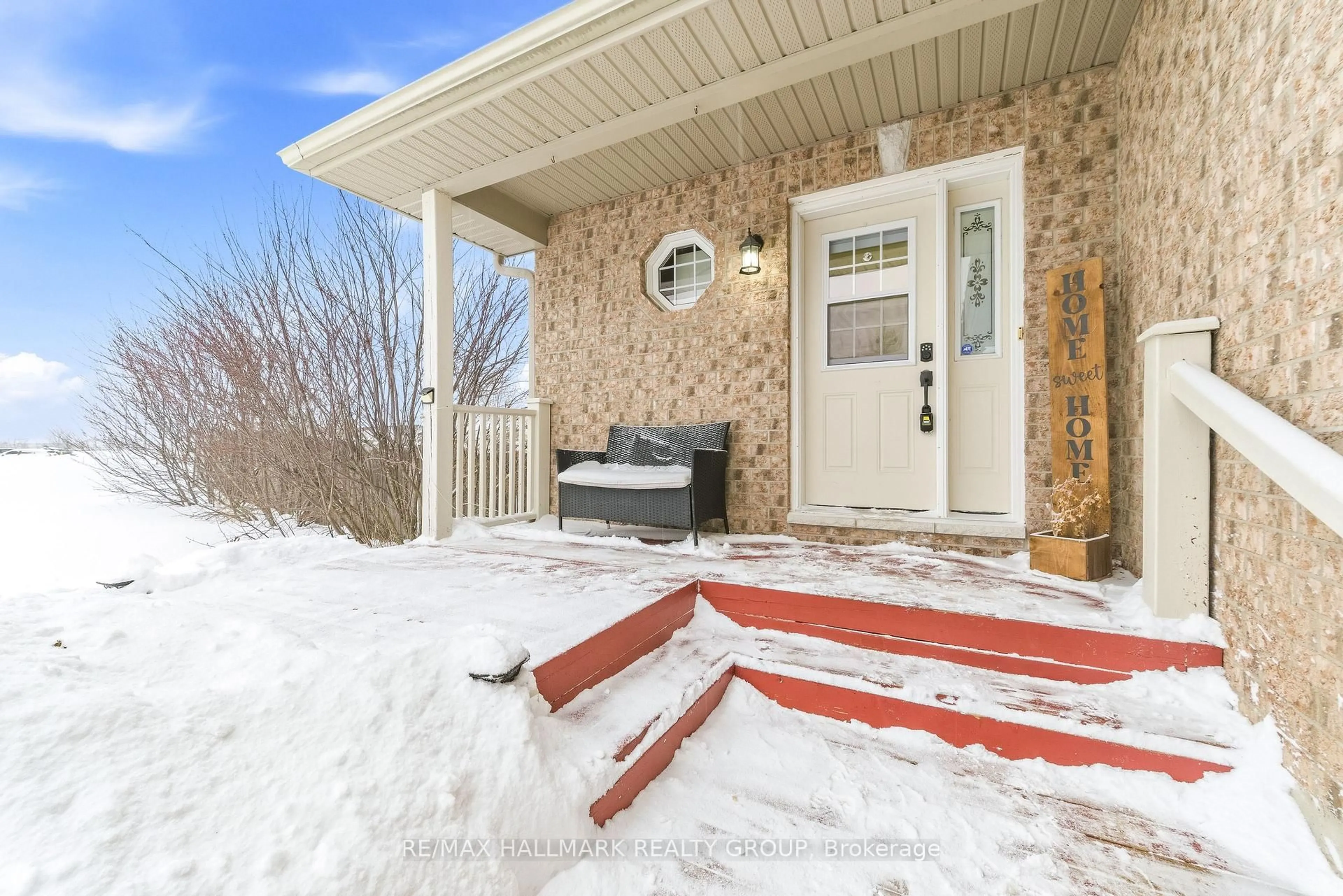 Indoor entryway for 47 Ashbury St, Arnprior Ontario K7S 0A7